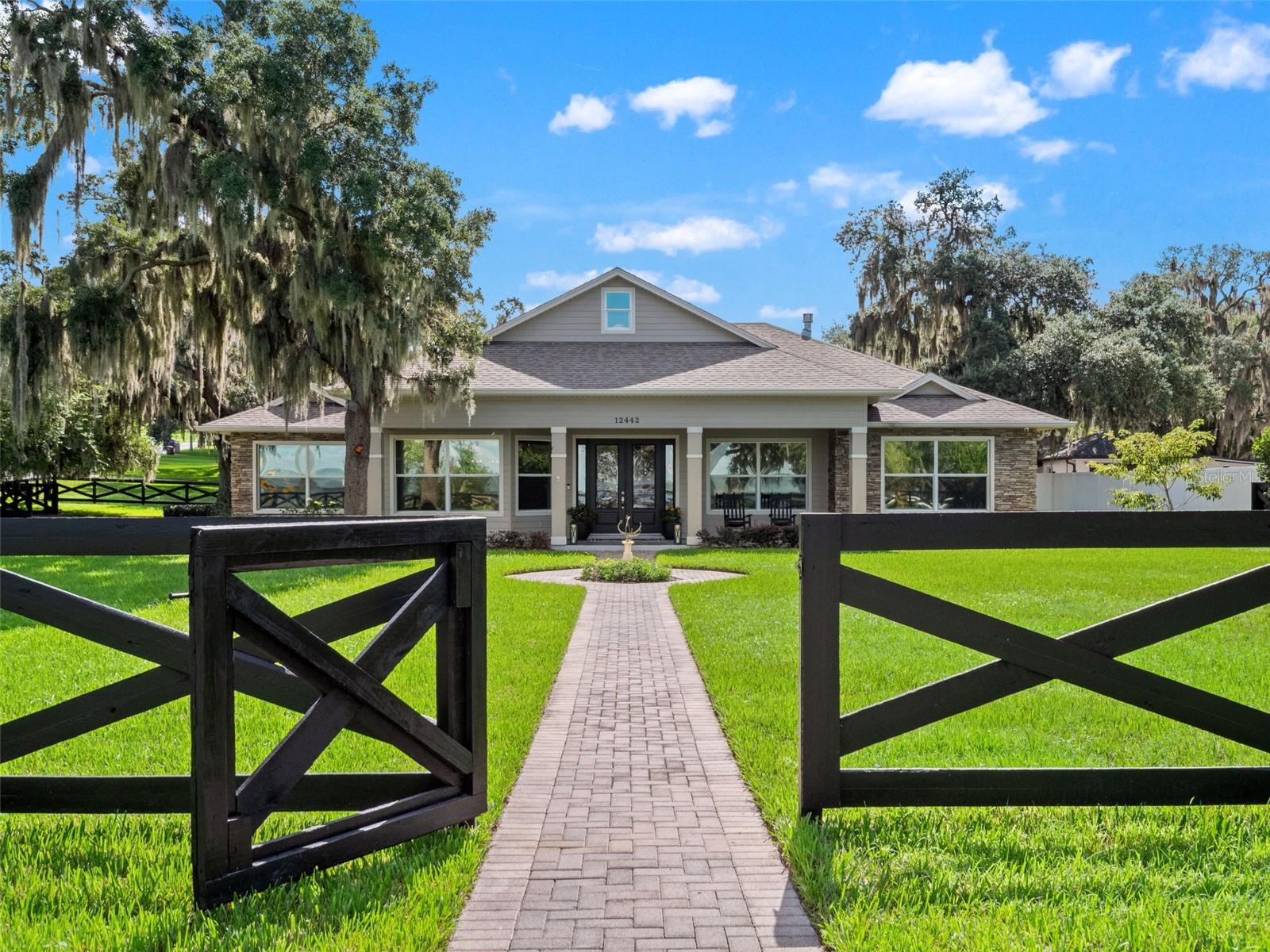 12442 LAKESHORE DR