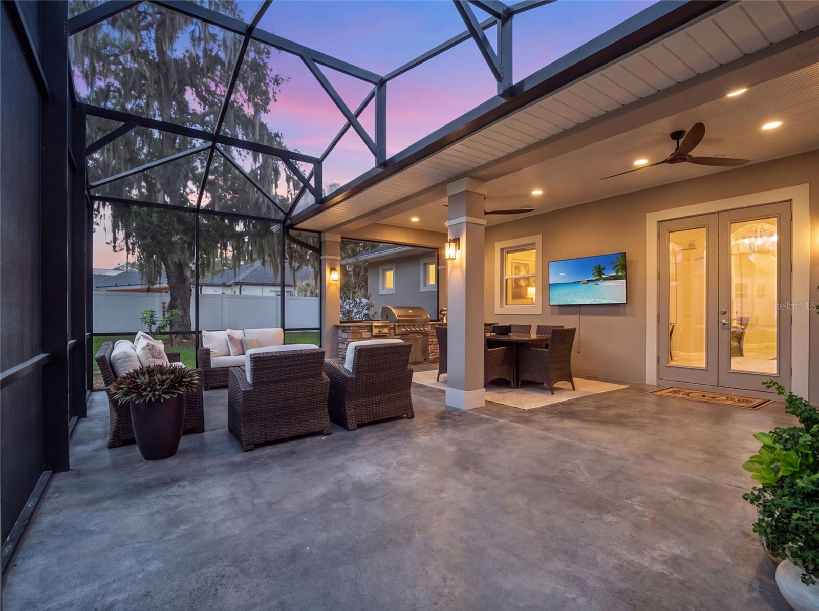 12442 LAKESHORE DR