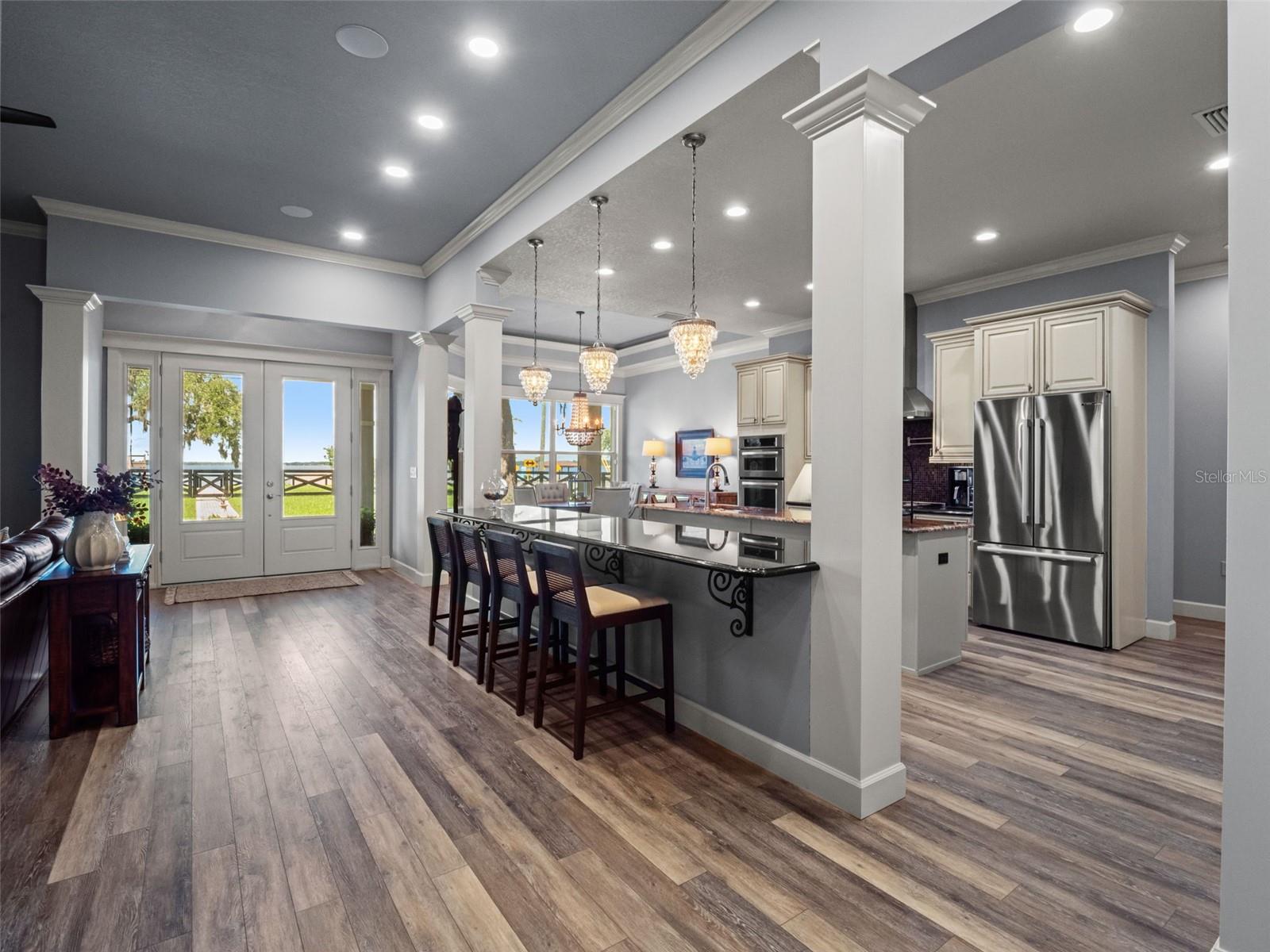 12442 LAKESHORE DR