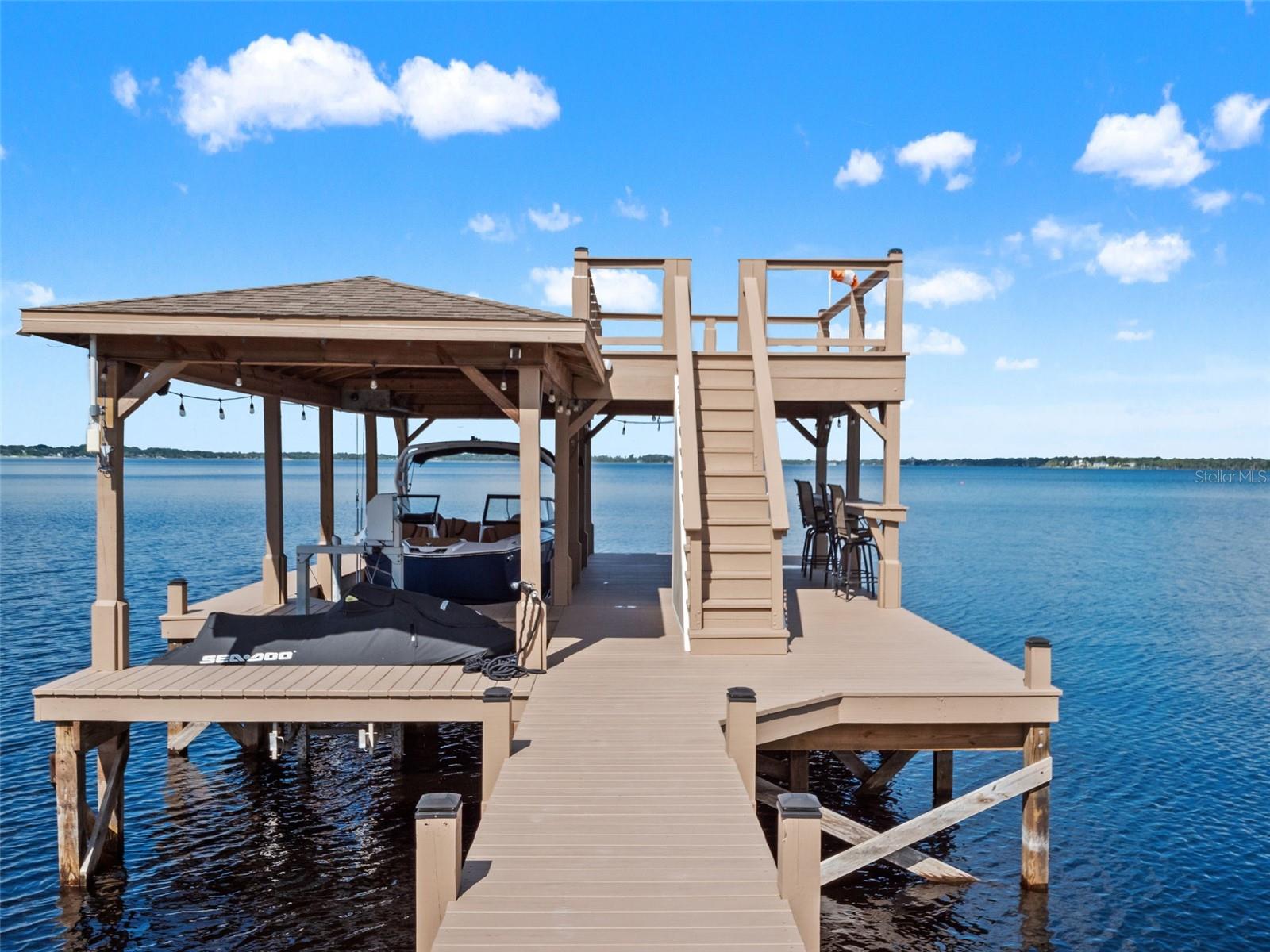 12442 LAKESHORE DR