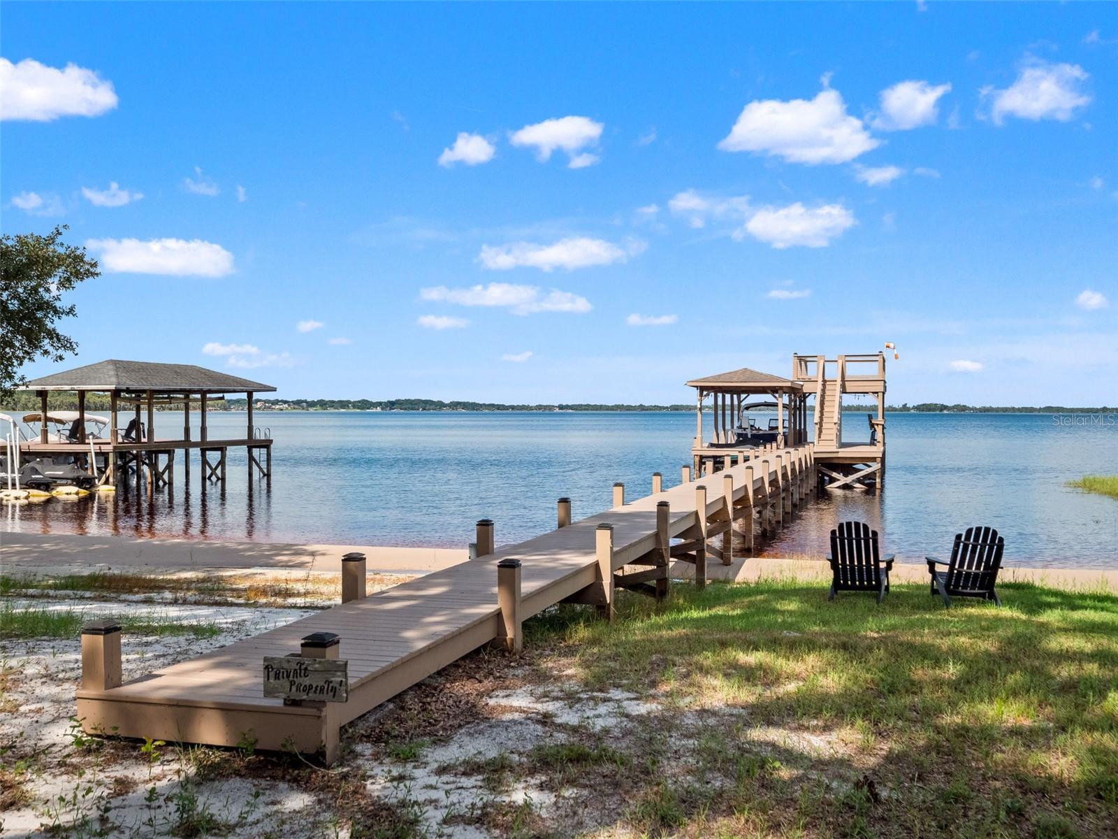 12442 LAKESHORE DR