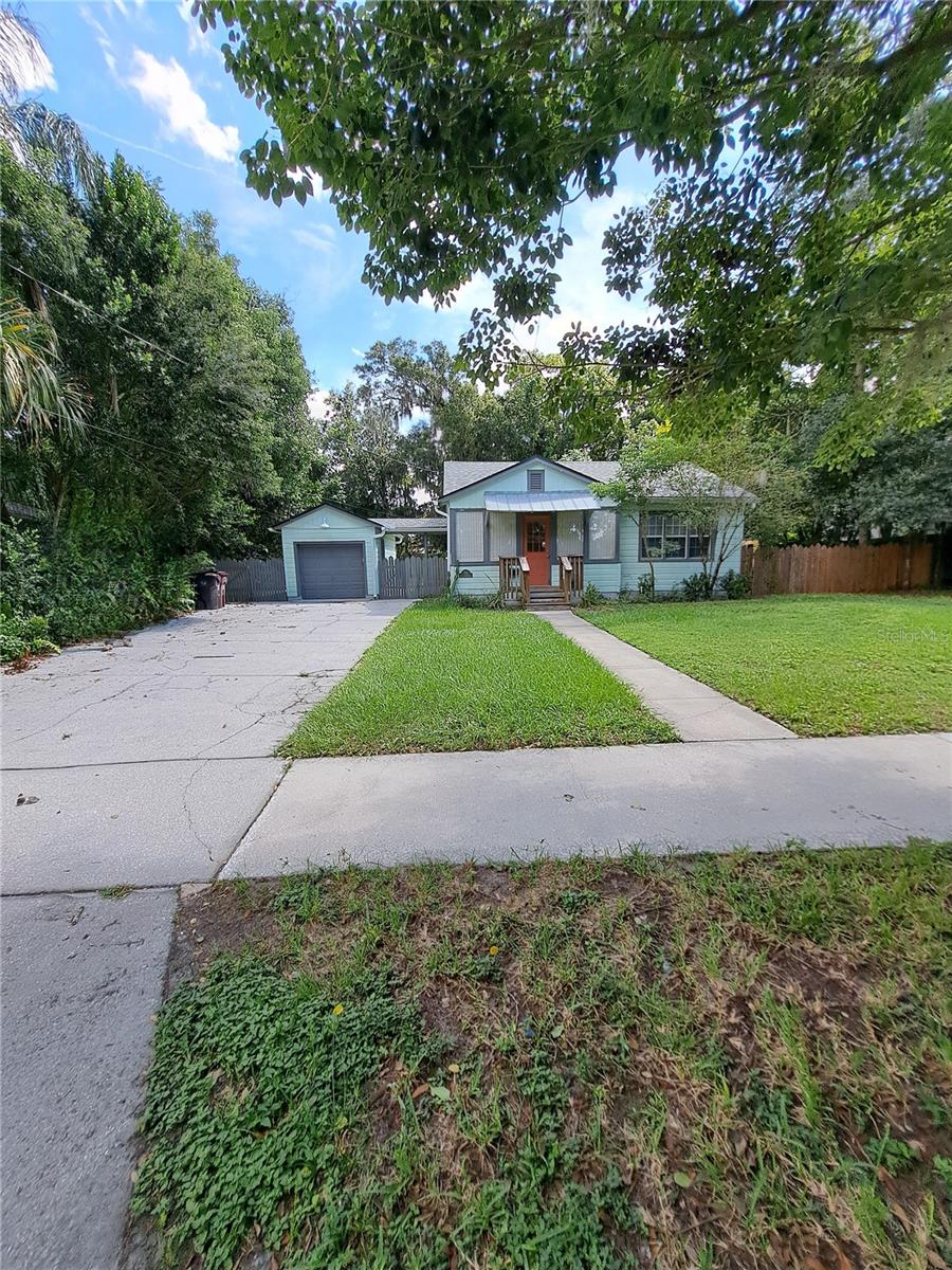 533 LAKE COMO CIR
