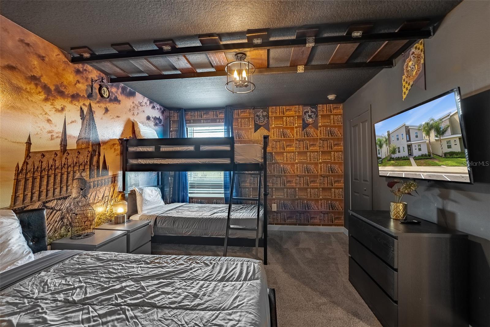 9158 SOMMERSET HILLS DR