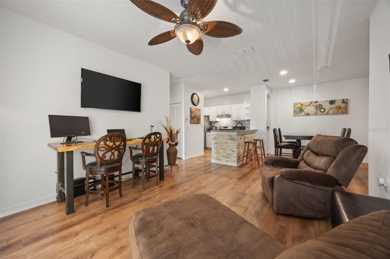 1475 LAKE SHADOW CIR #6205