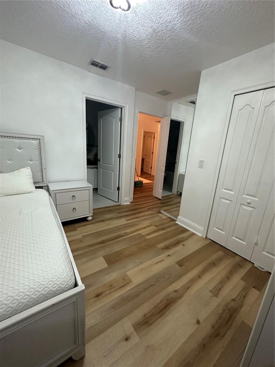 12993 Emersondale Ave