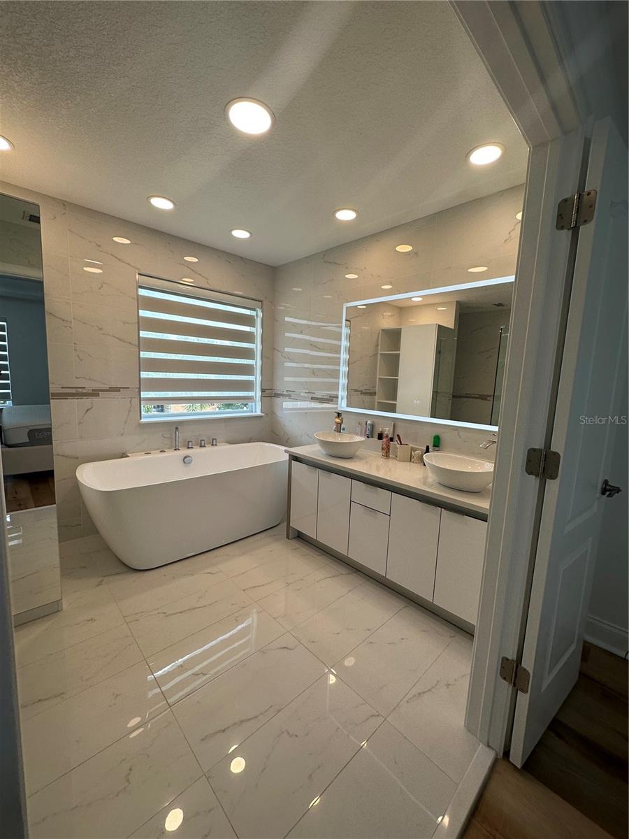 12993 Emersondale Ave