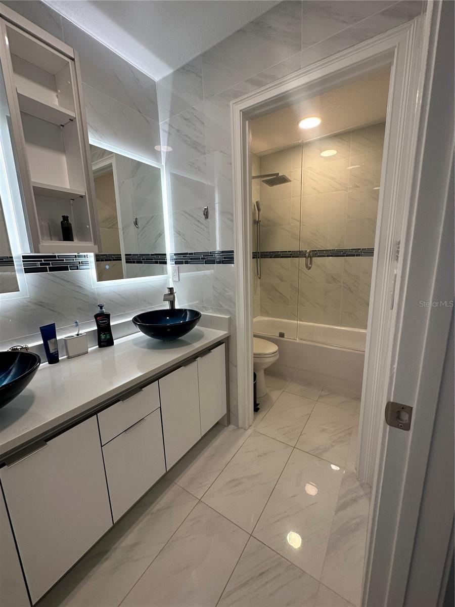 12993 Emersondale Ave