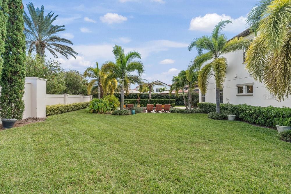 10836 ROYAL CYPRESS WAY