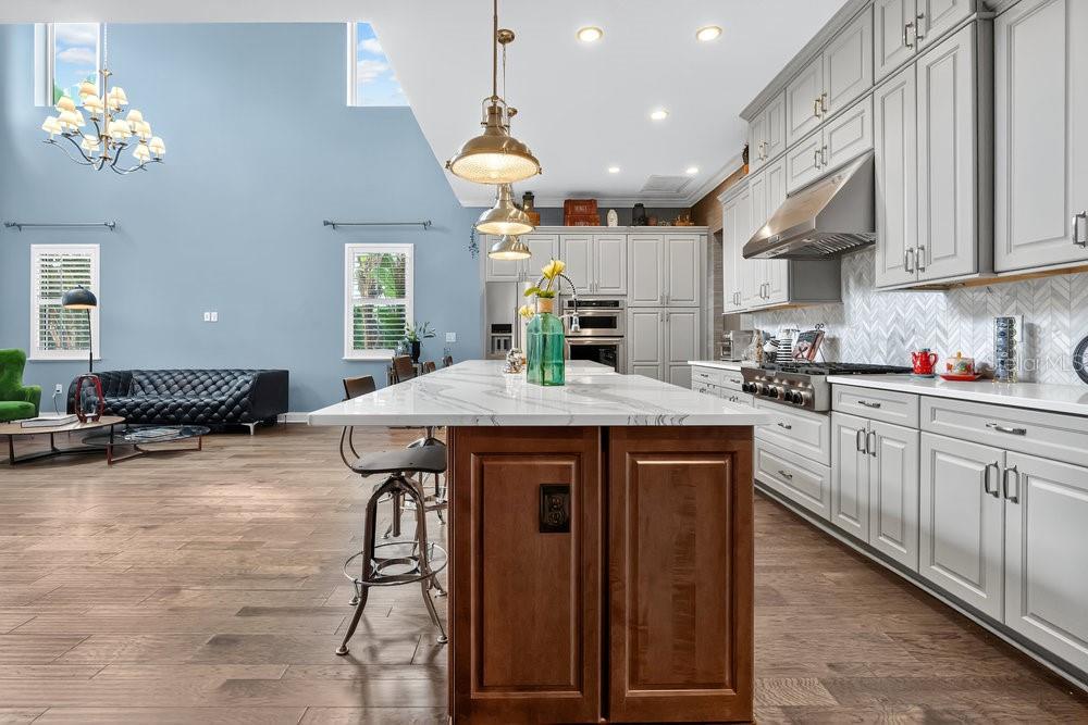 10836 ROYAL CYPRESS WAY