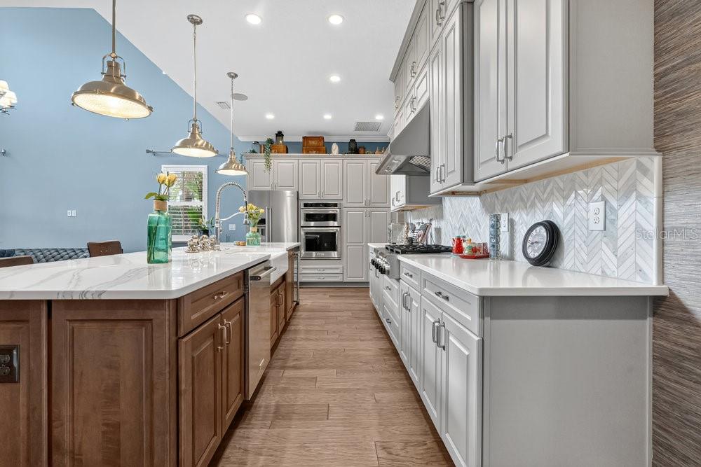 10836 ROYAL CYPRESS WAY