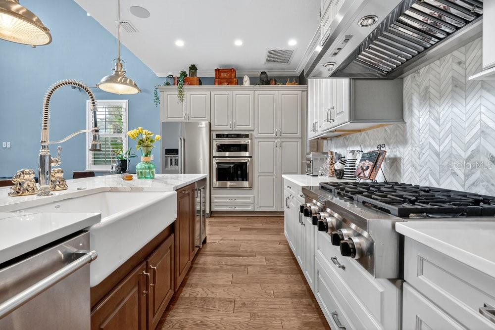 10836 ROYAL CYPRESS WAY