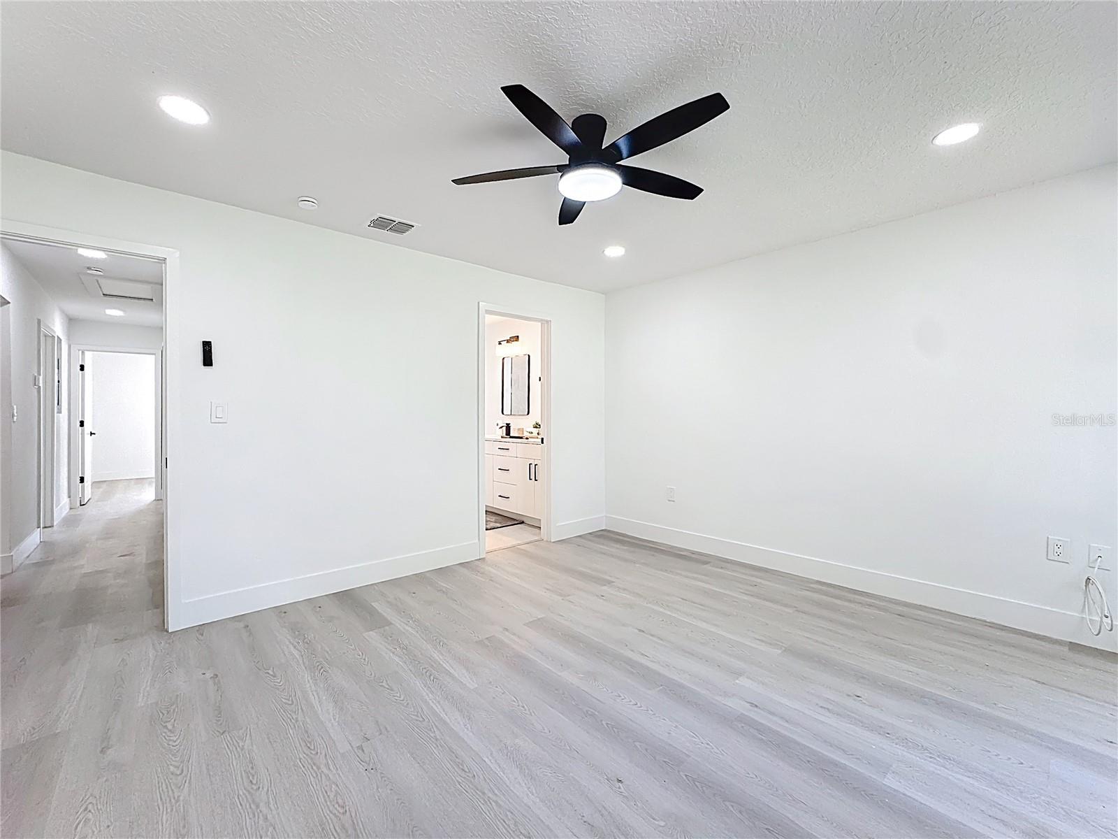 10433 MONTPELIER CIR