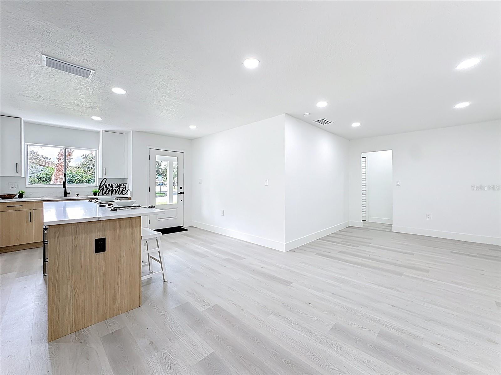 10433 MONTPELIER CIR