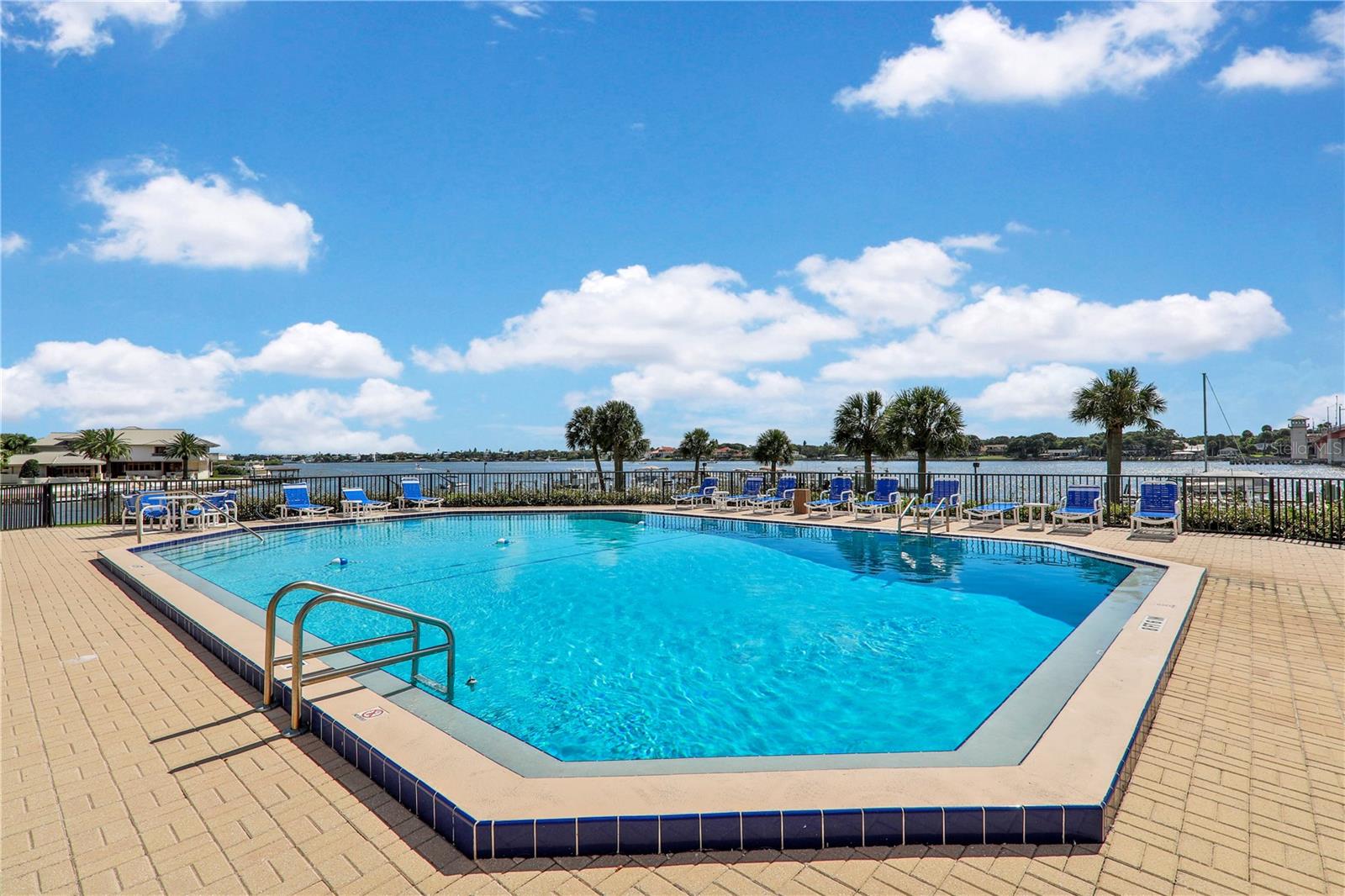 501 N Causeway #8060