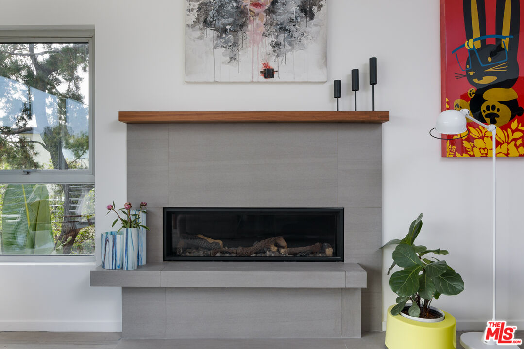 6830 Cahuenga Park Trl