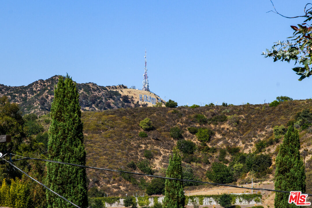 6830 Cahuenga Park Trl