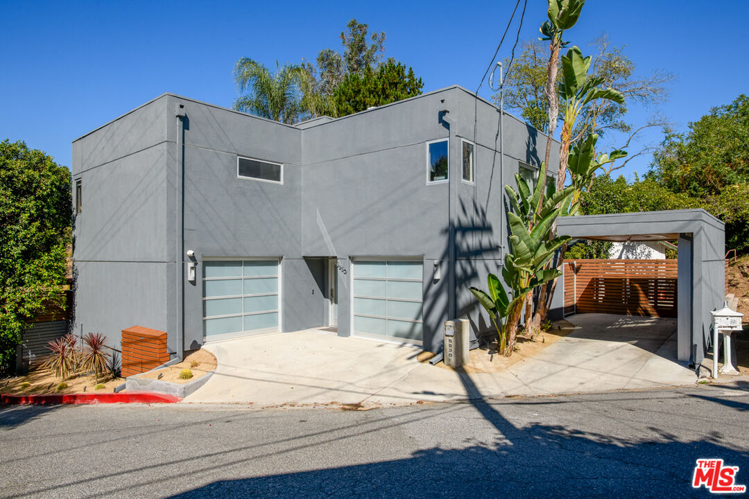 6830 Cahuenga Park Trl