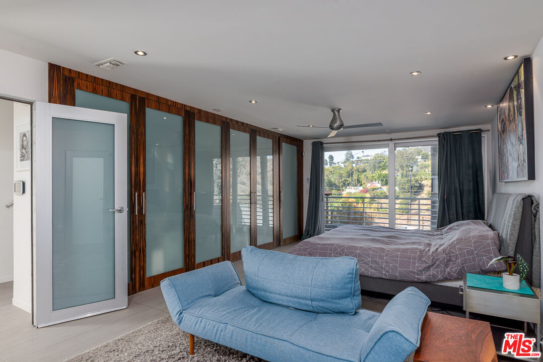 6830 Cahuenga Park Trl