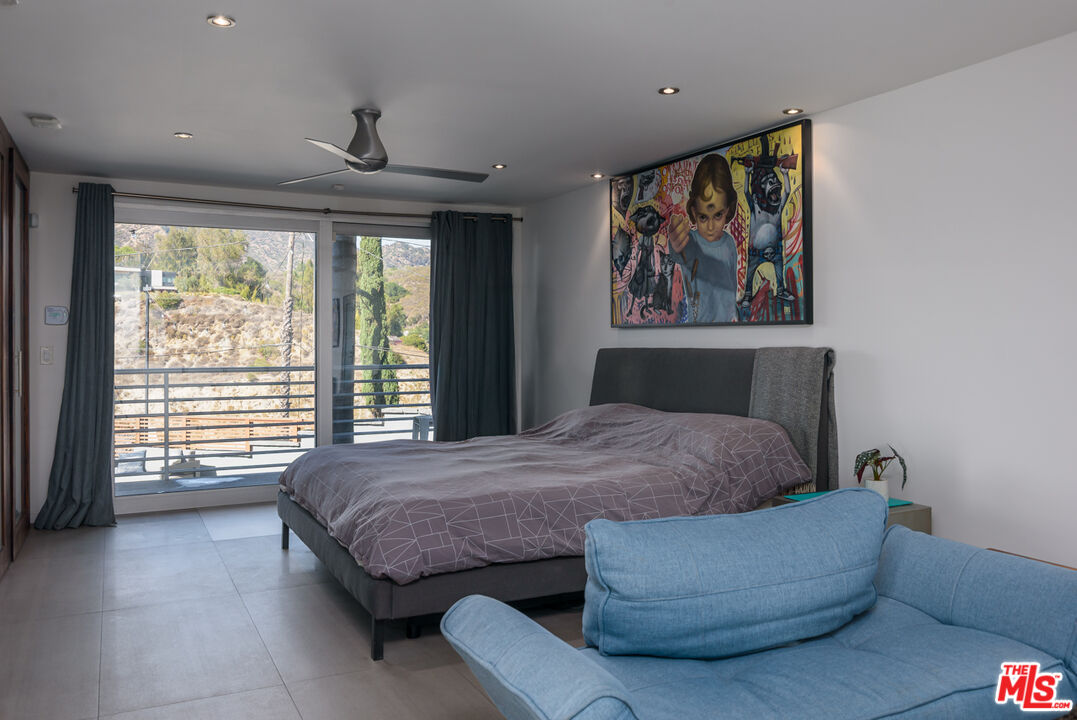 6830 Cahuenga Park Trl