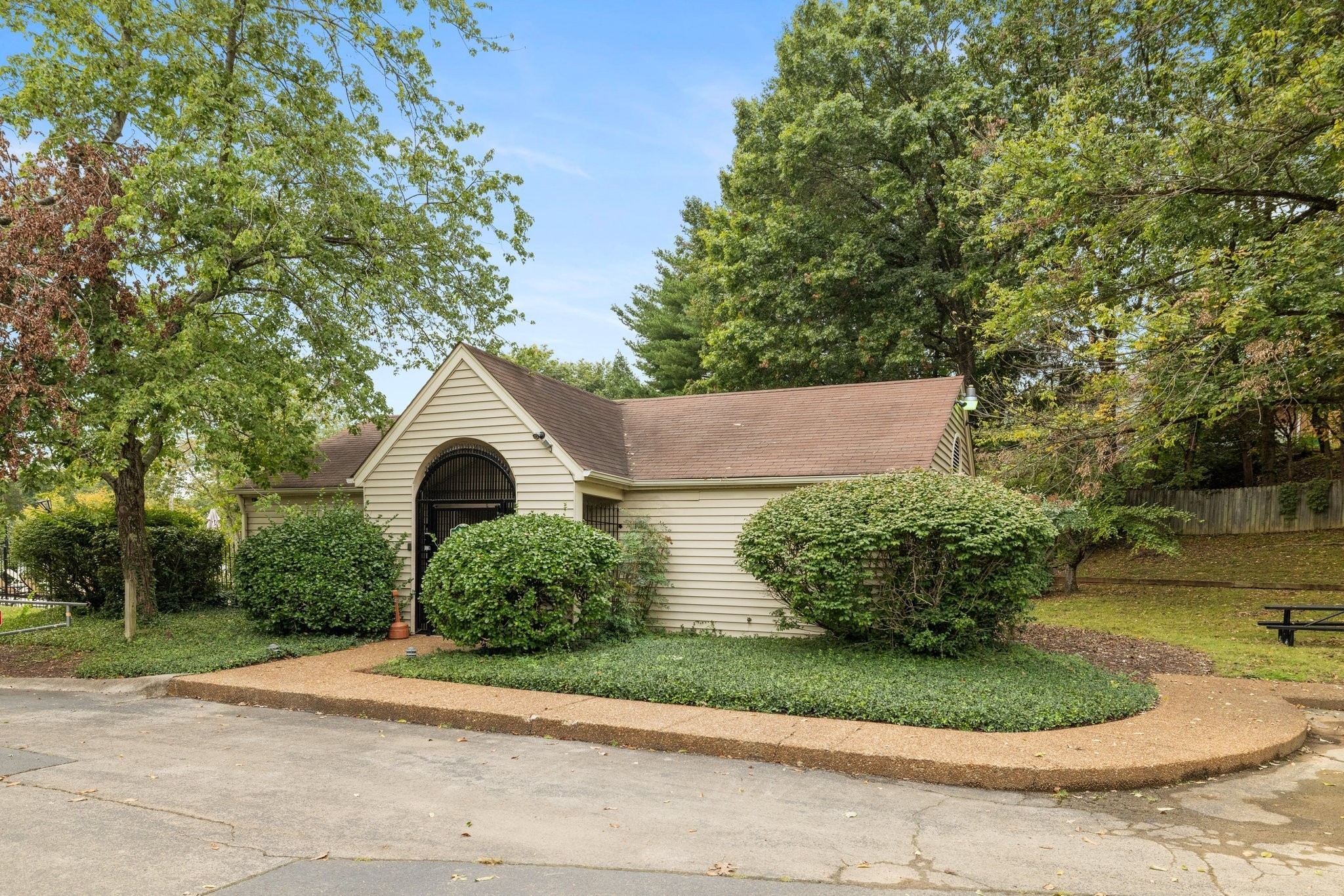 2133 Strombury Dr