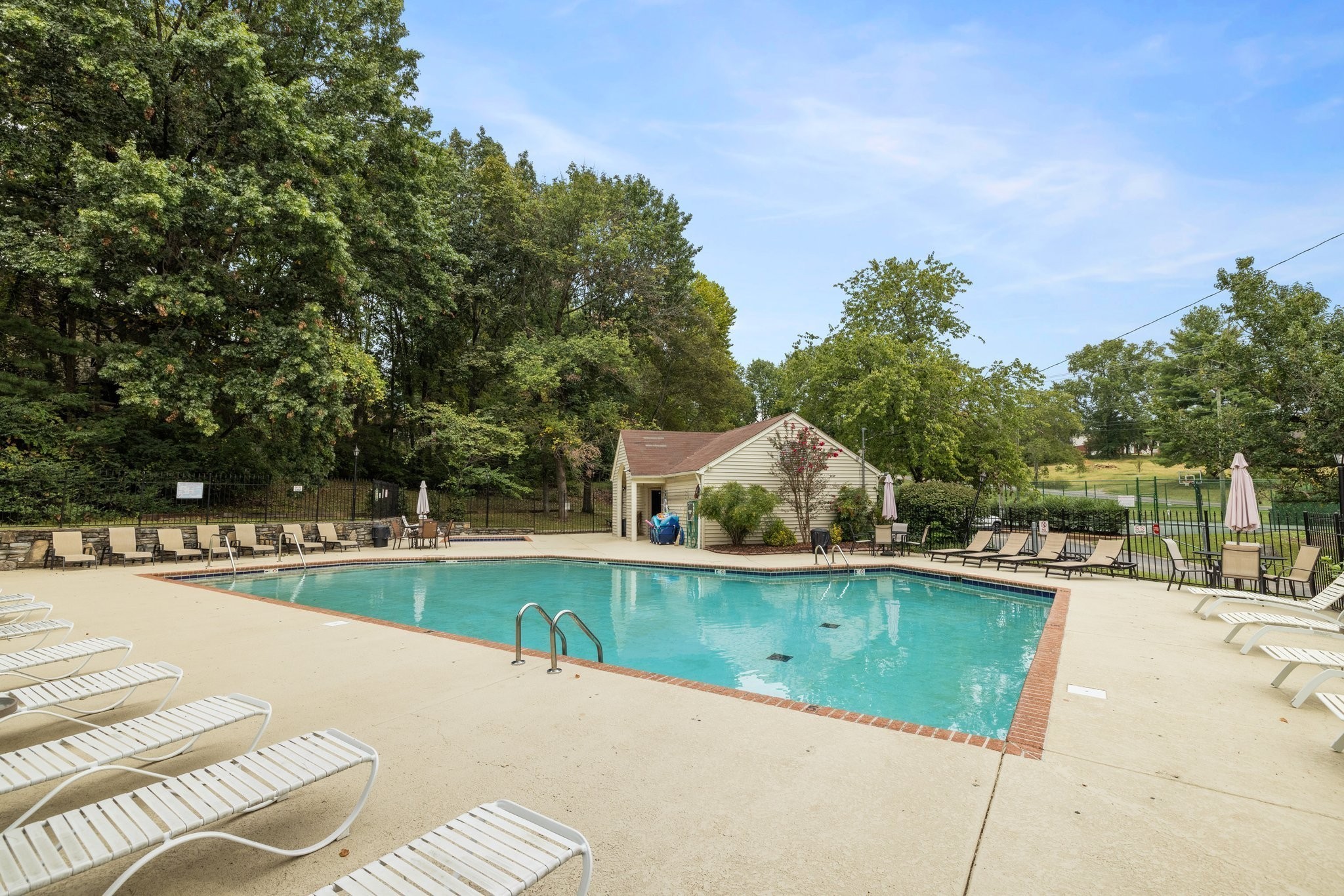 2133 Strombury Dr