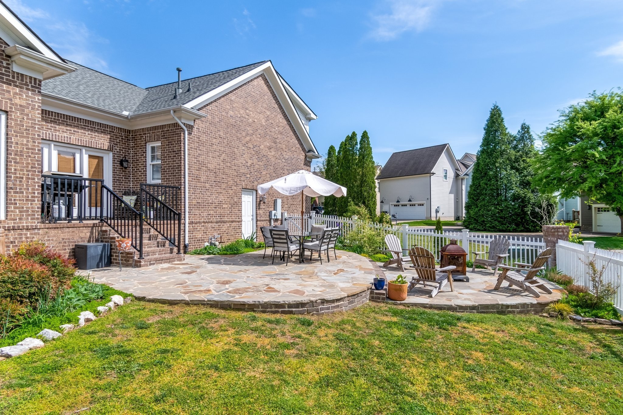 3448 Colebrook Dr