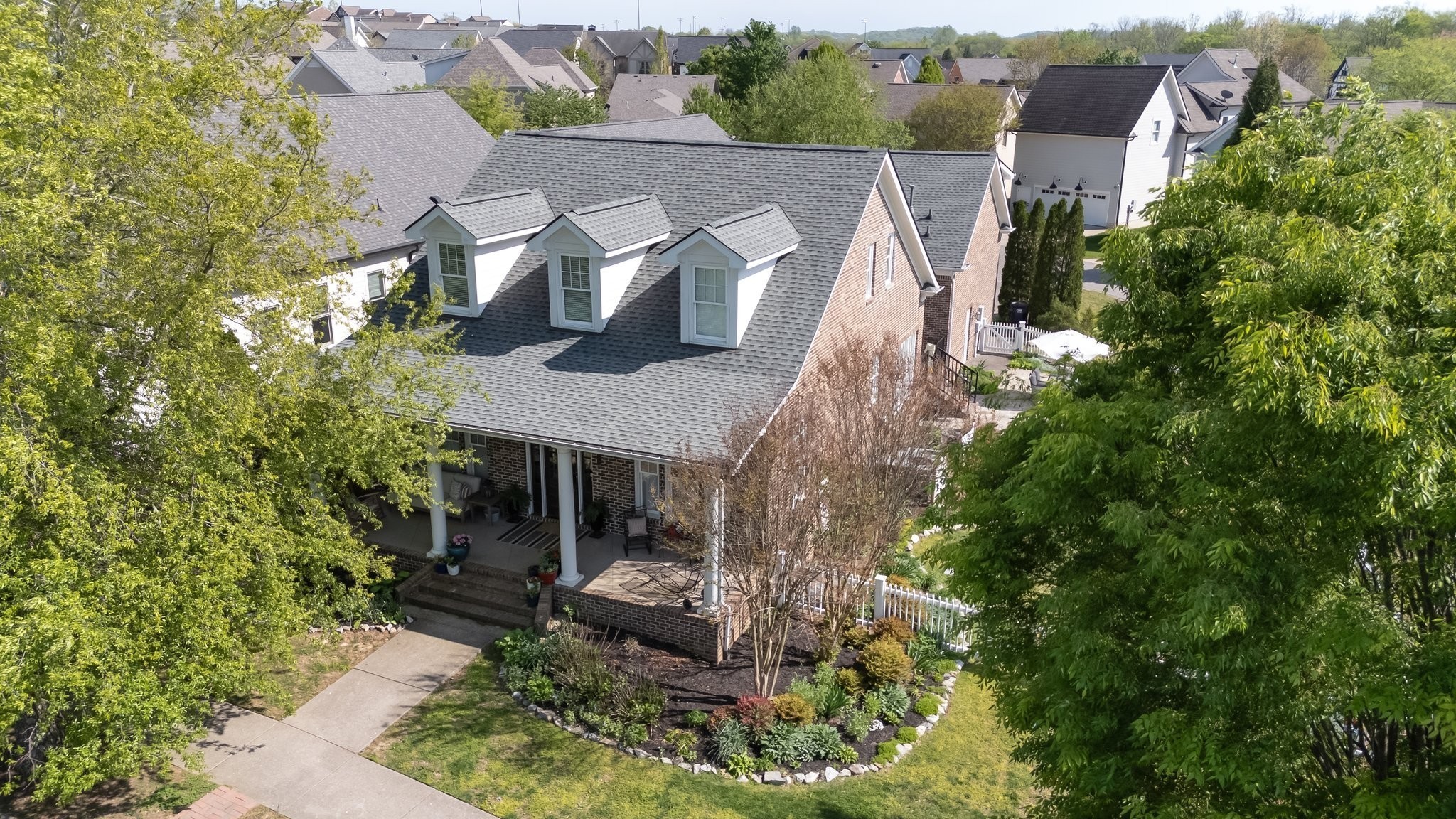 3448 Colebrook Dr