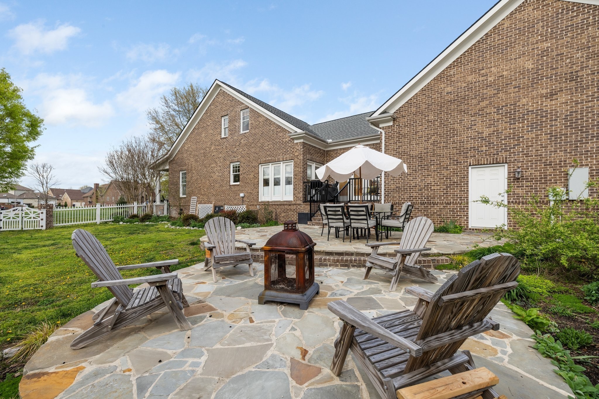 3448 Colebrook Dr