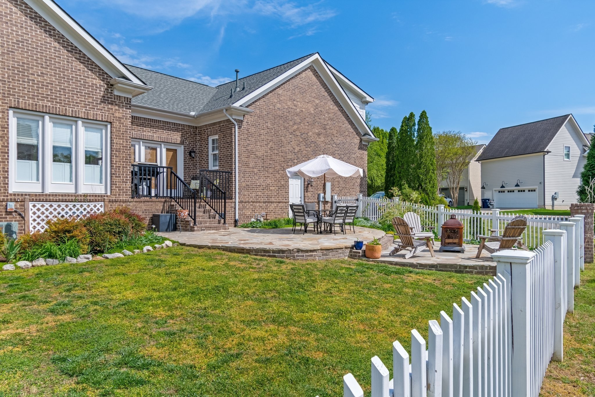 3448 Colebrook Dr