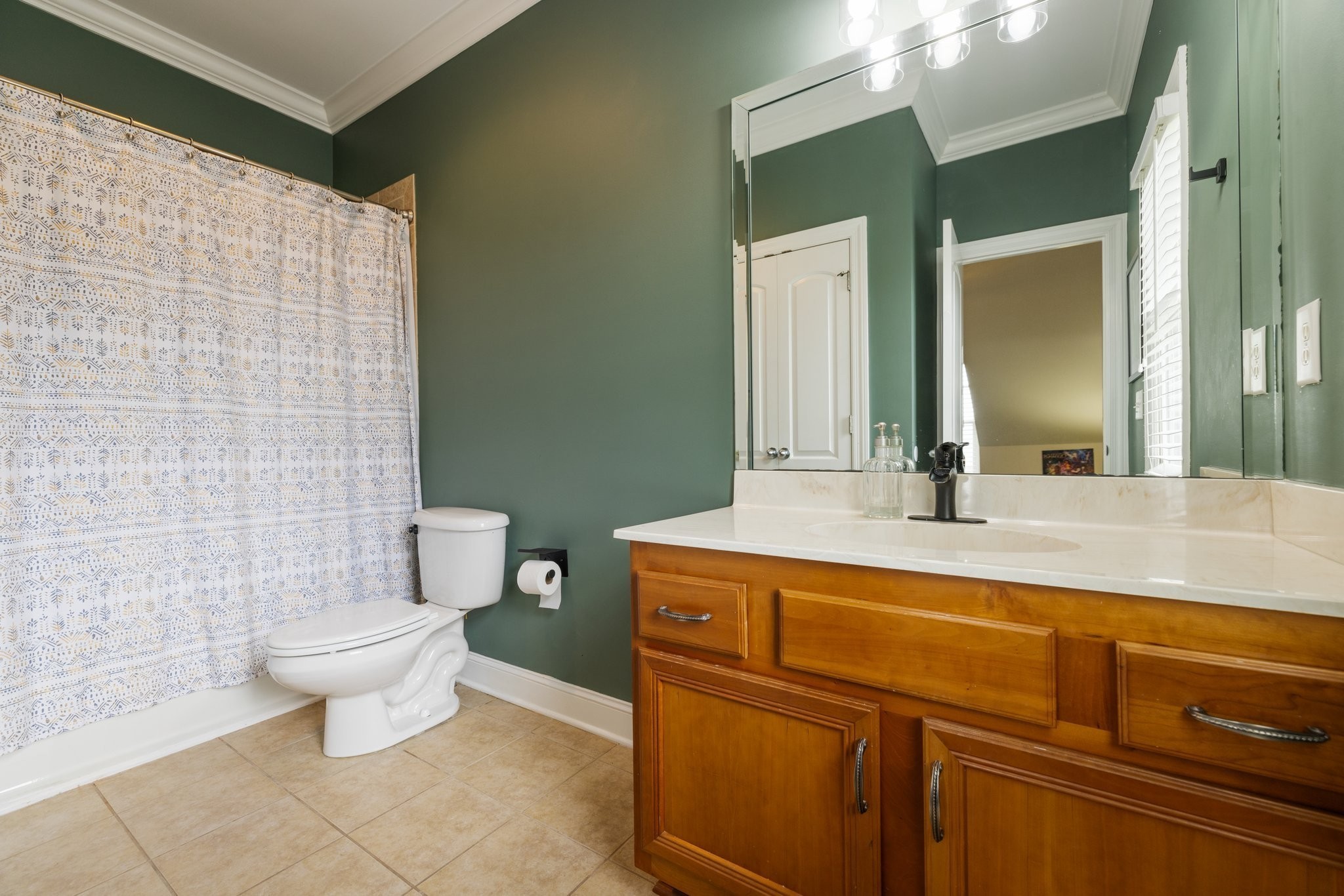 3448 Colebrook Dr