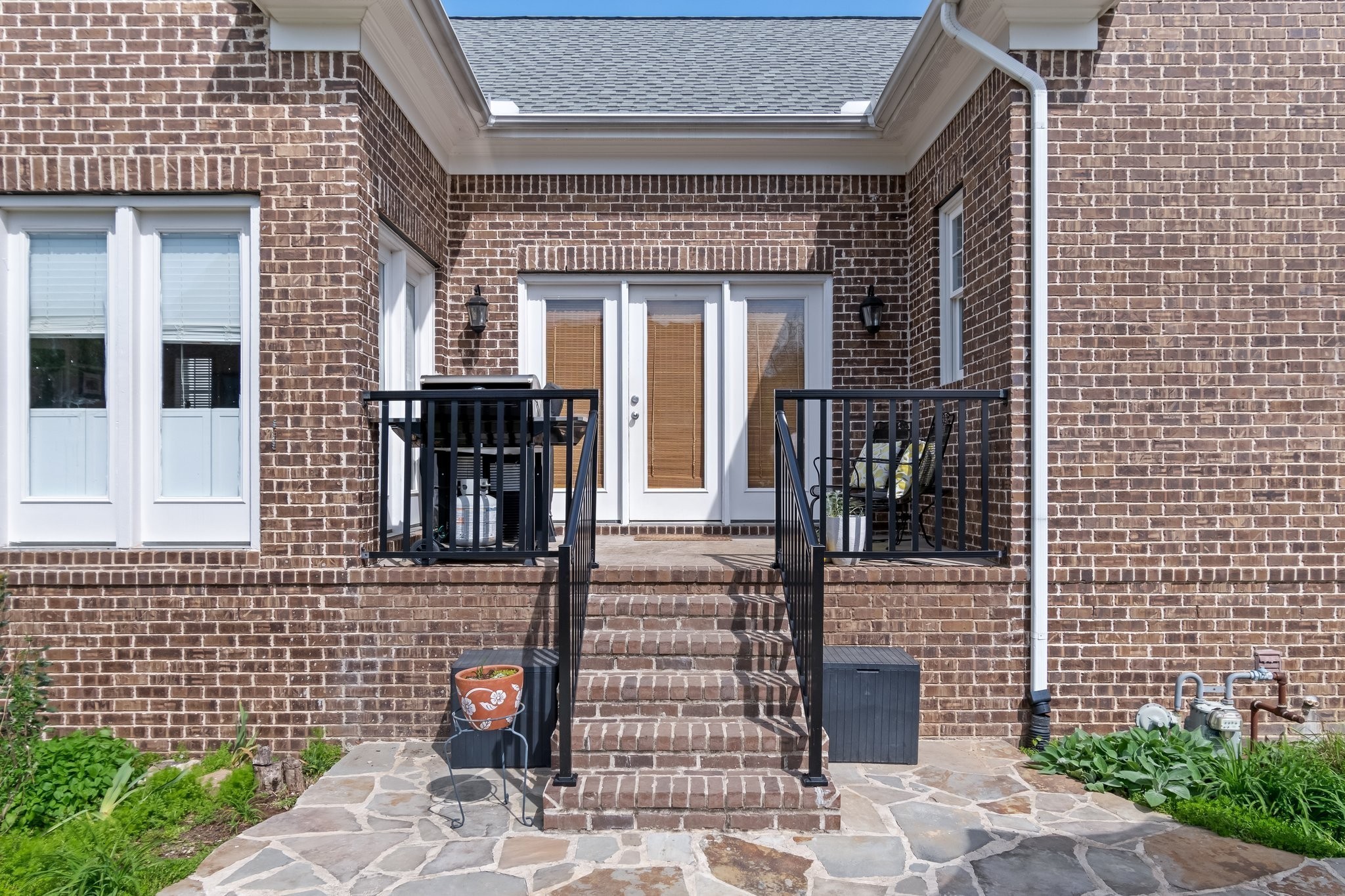 3448 Colebrook Dr