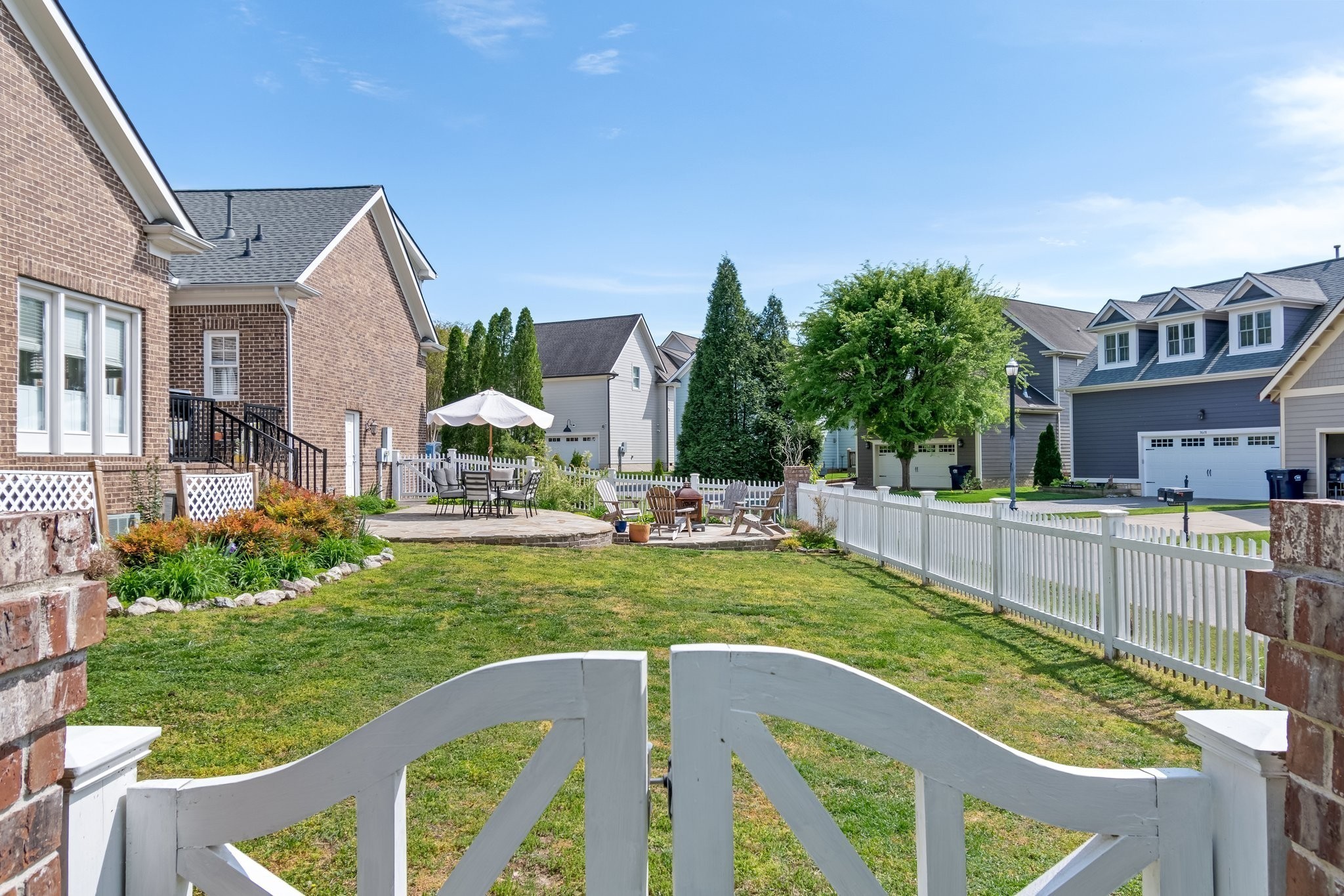 3448 Colebrook Dr