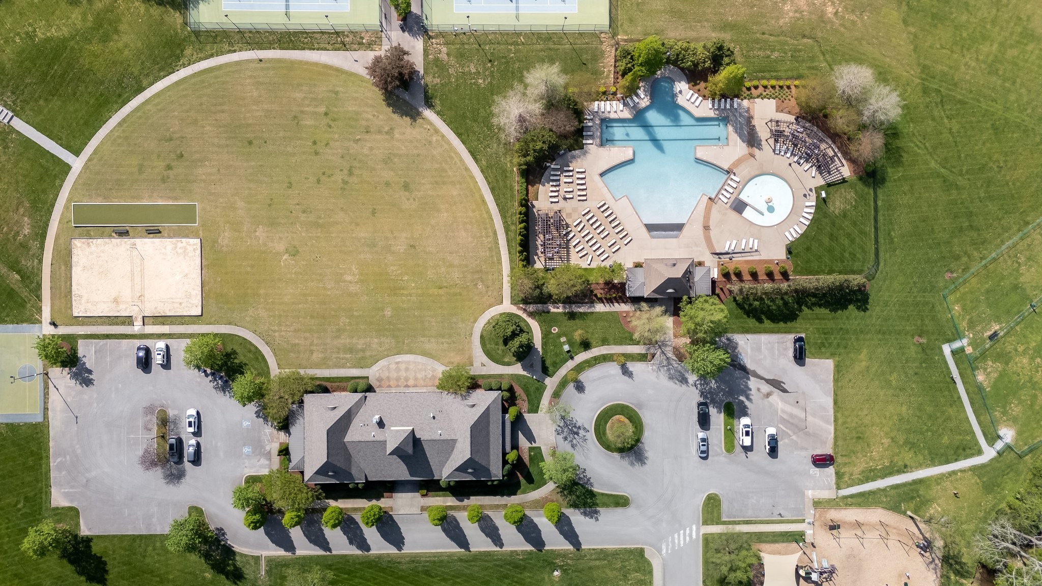 3448 Colebrook Dr
