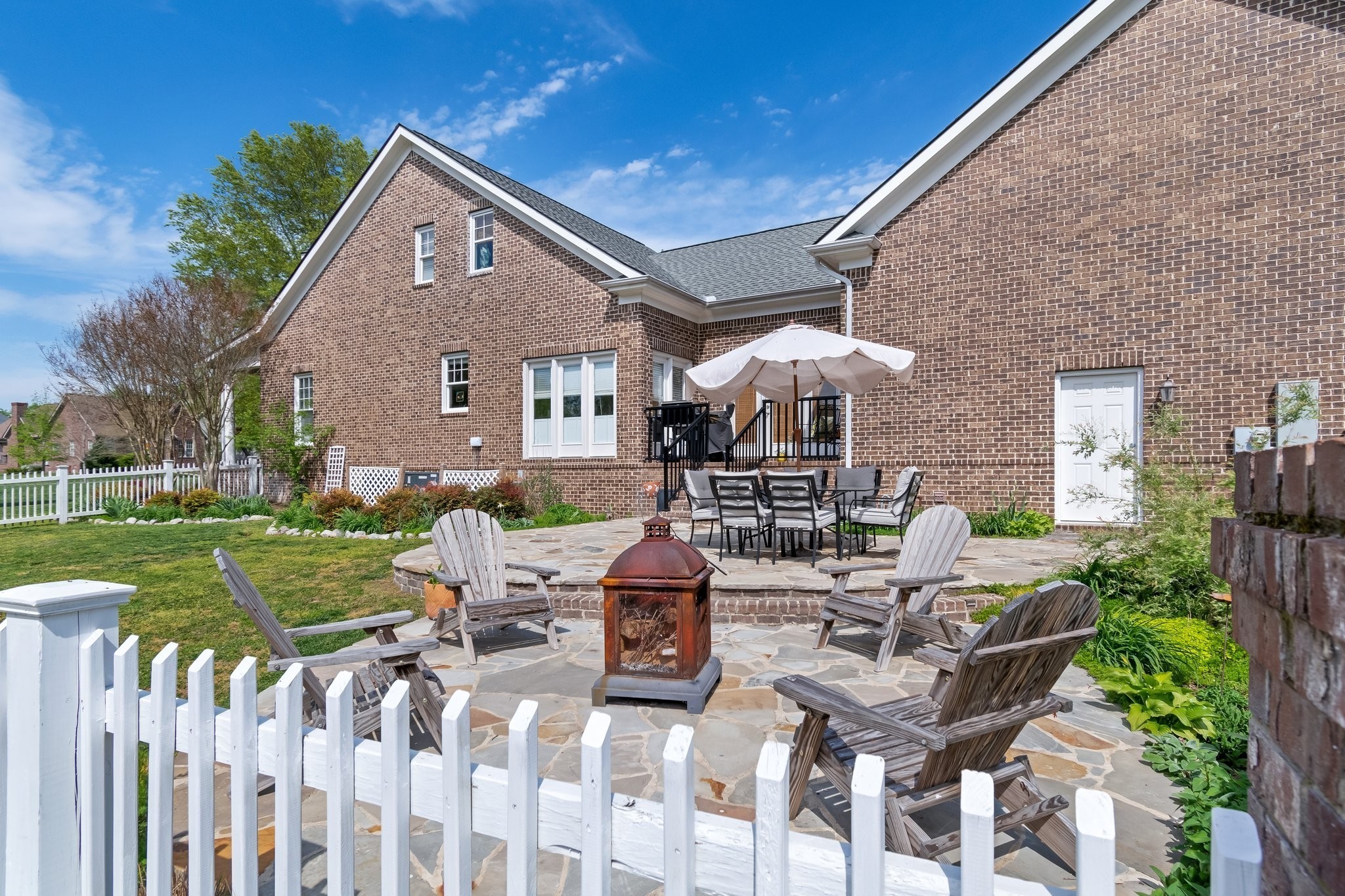3448 Colebrook Dr