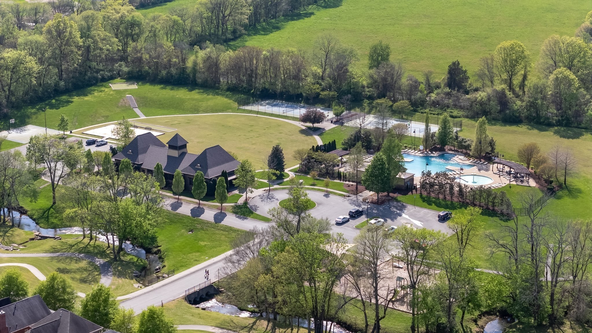 3448 Colebrook Dr