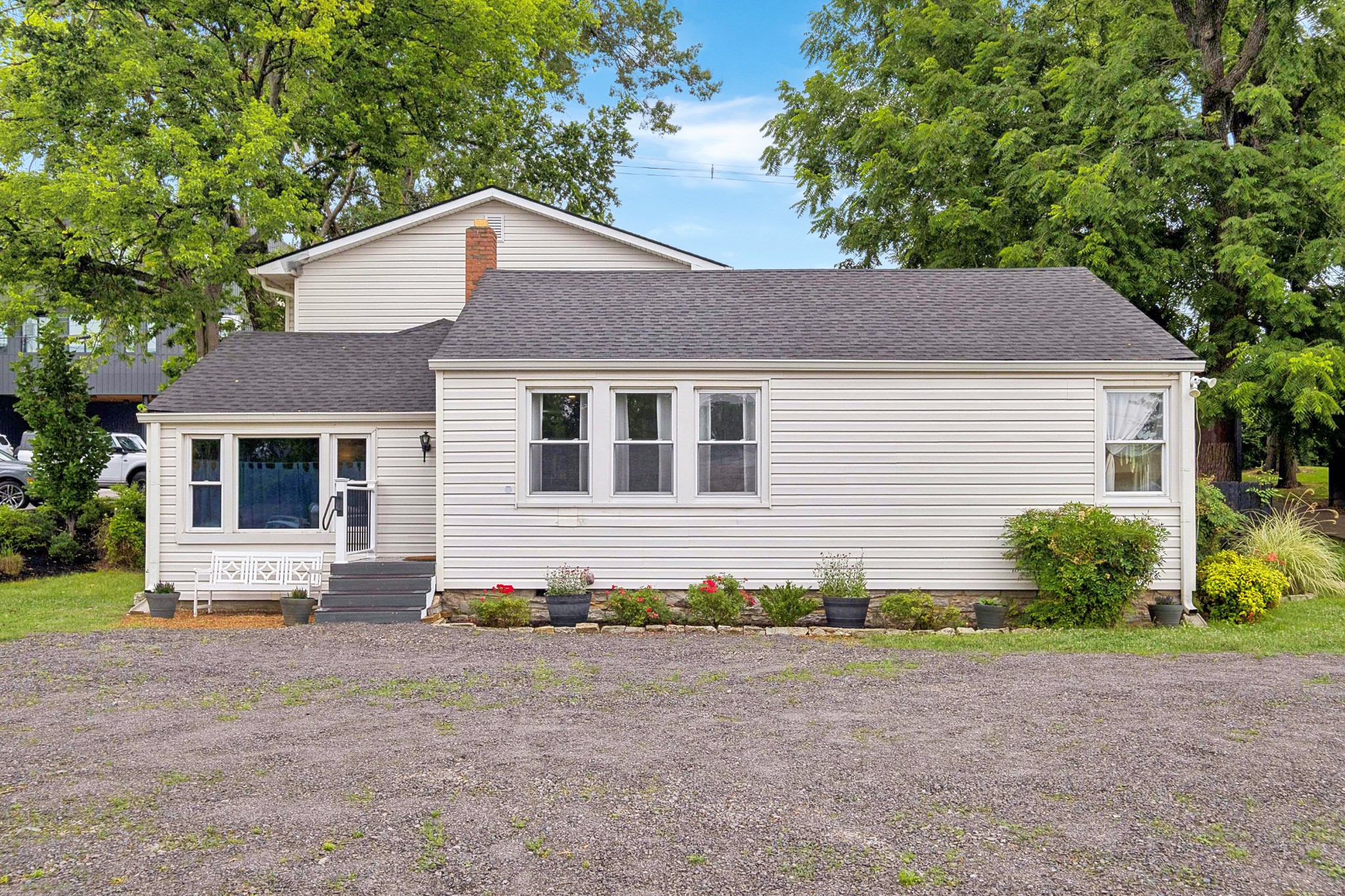 2818 Azalea Pl