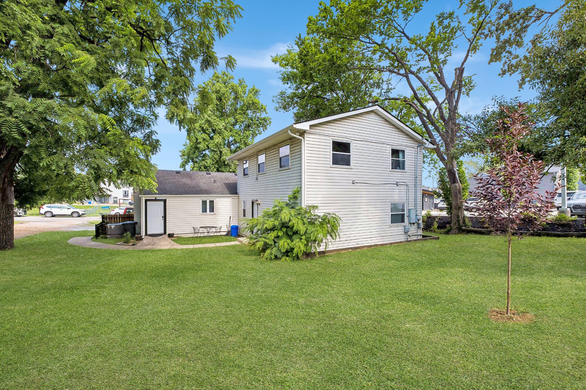2818 Azalea Pl