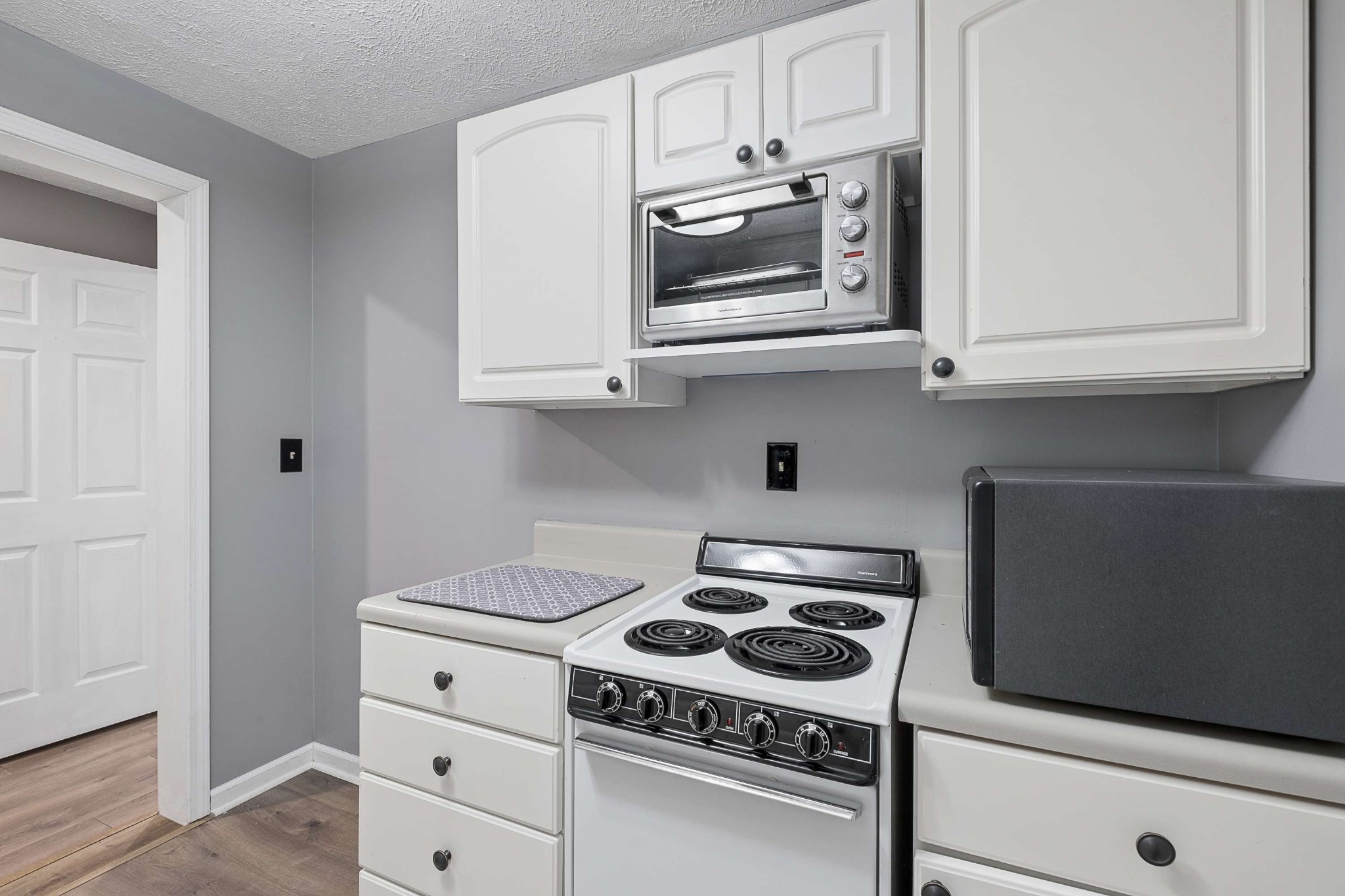 2818 Azalea Pl