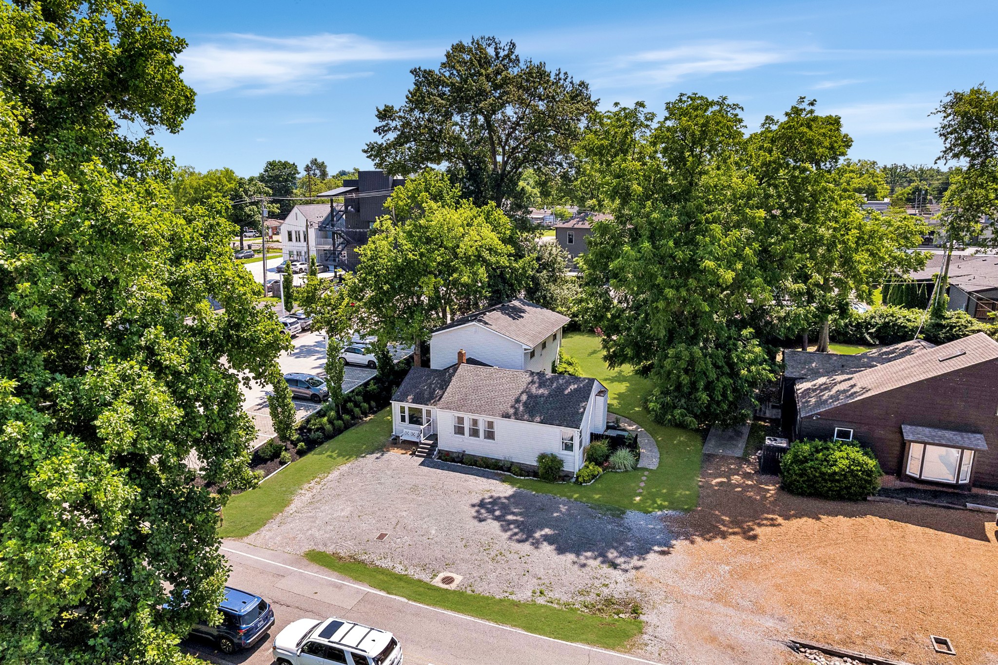 2818 Azalea Pl
