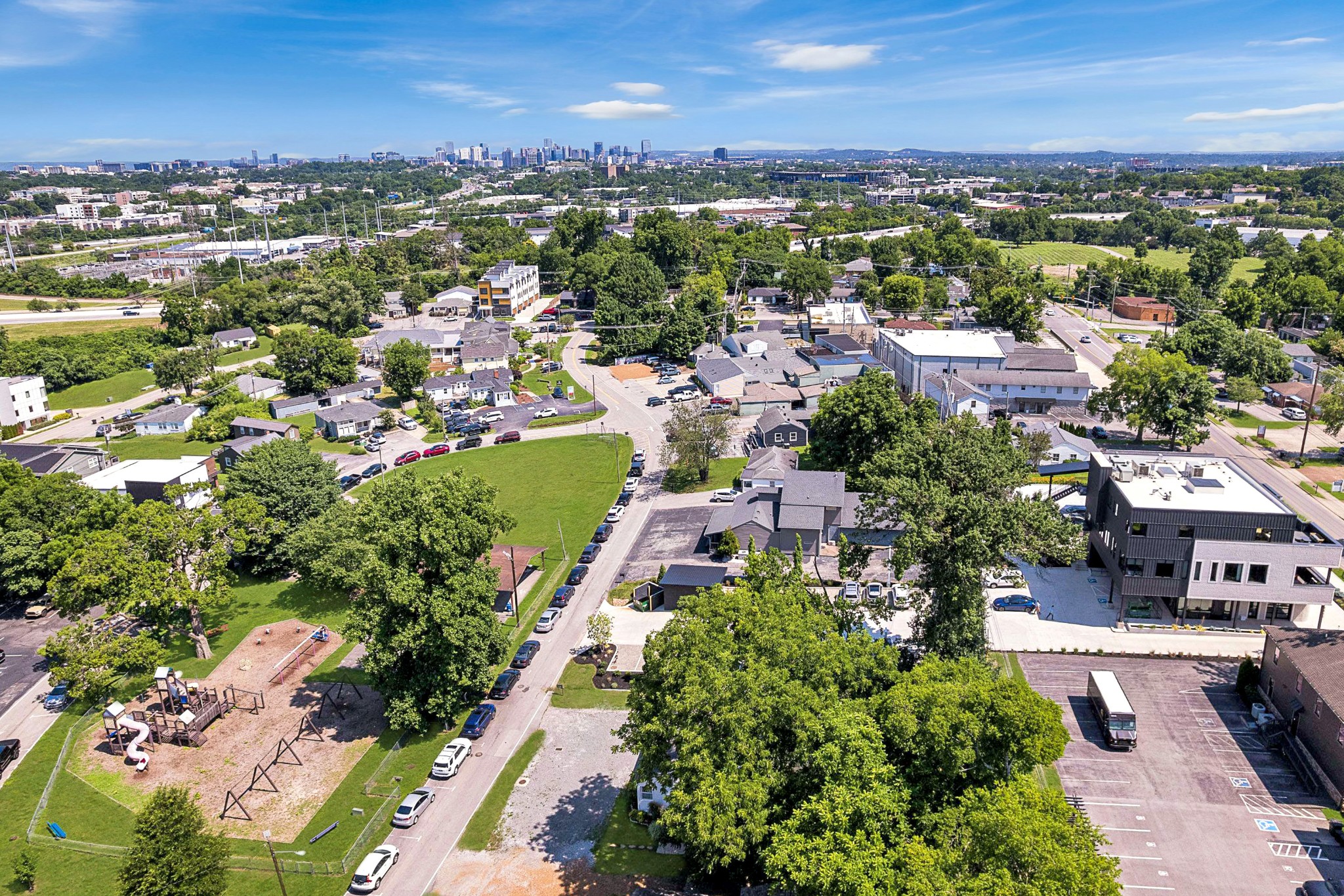 2818 Azalea Pl