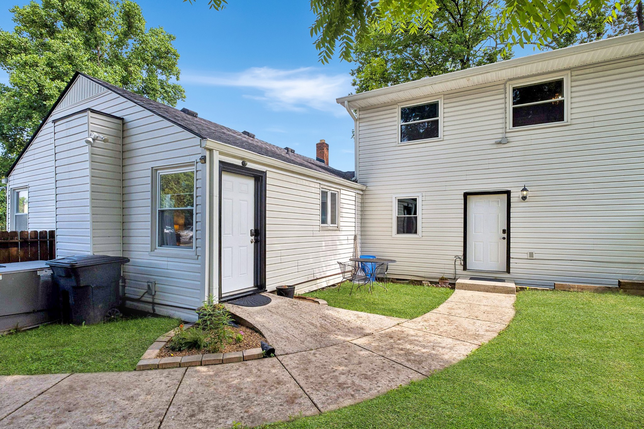 2818 Azalea Pl