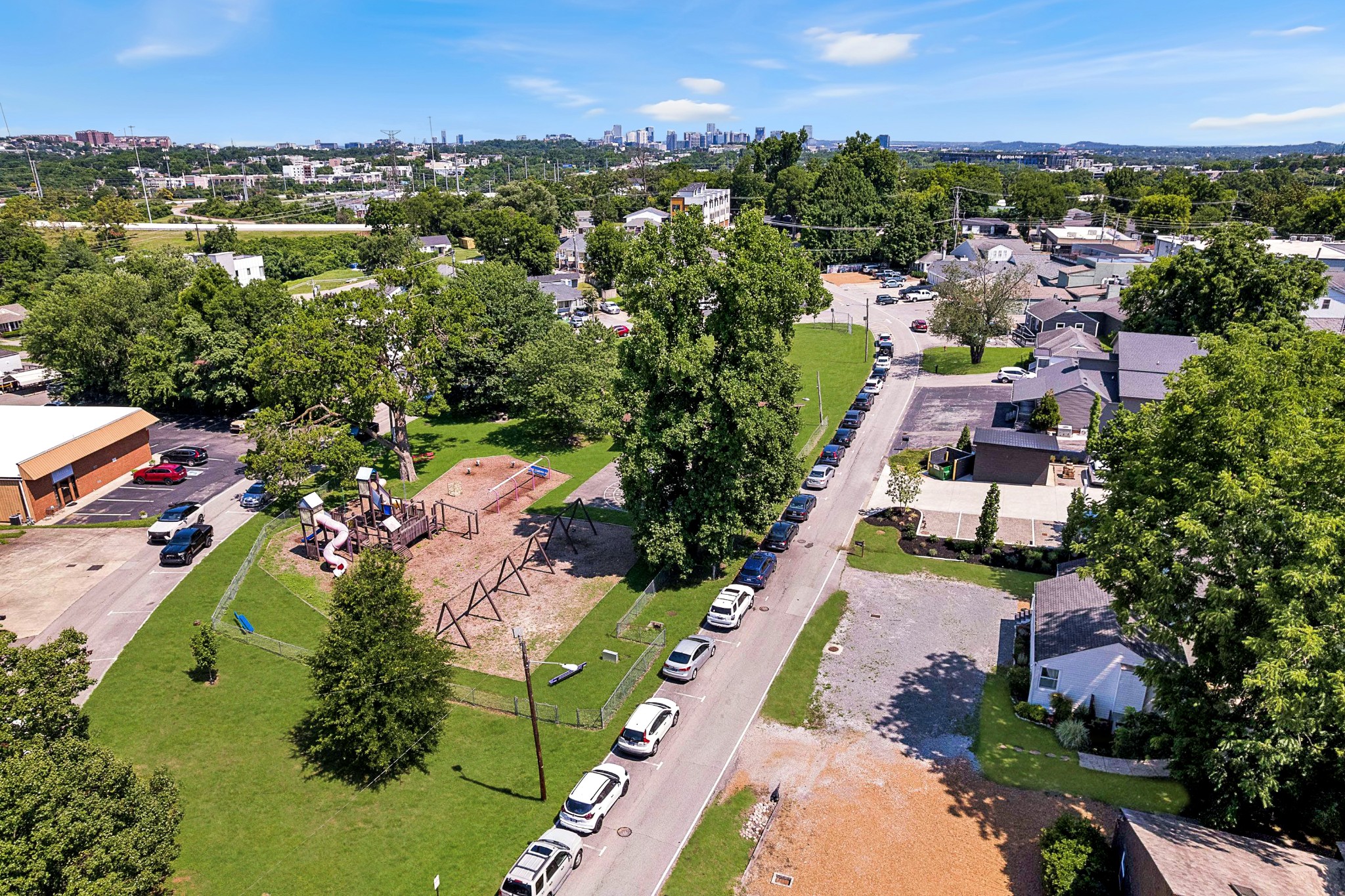 2818 Azalea Pl