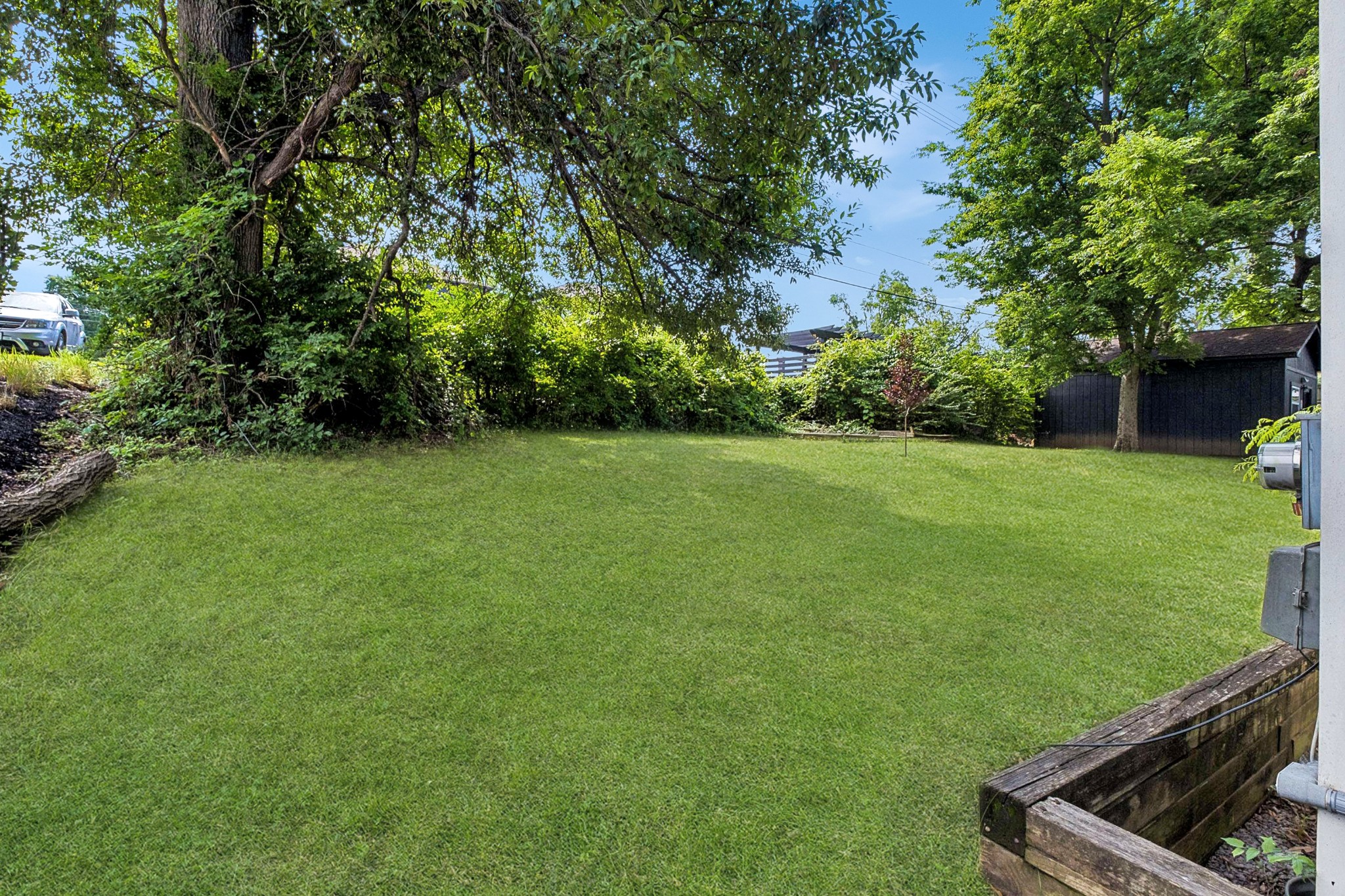 2818 Azalea Pl