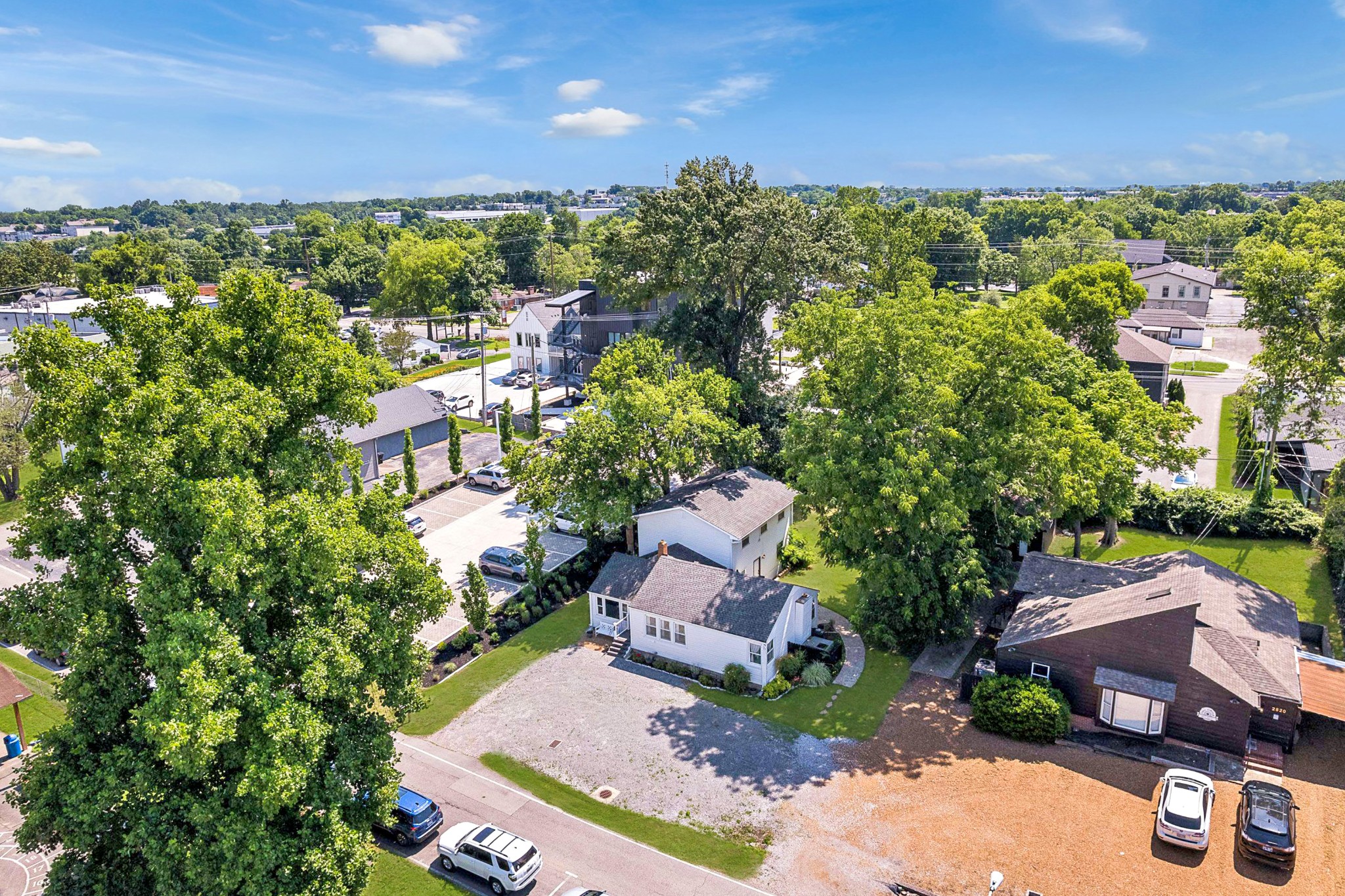 2818 Azalea Pl