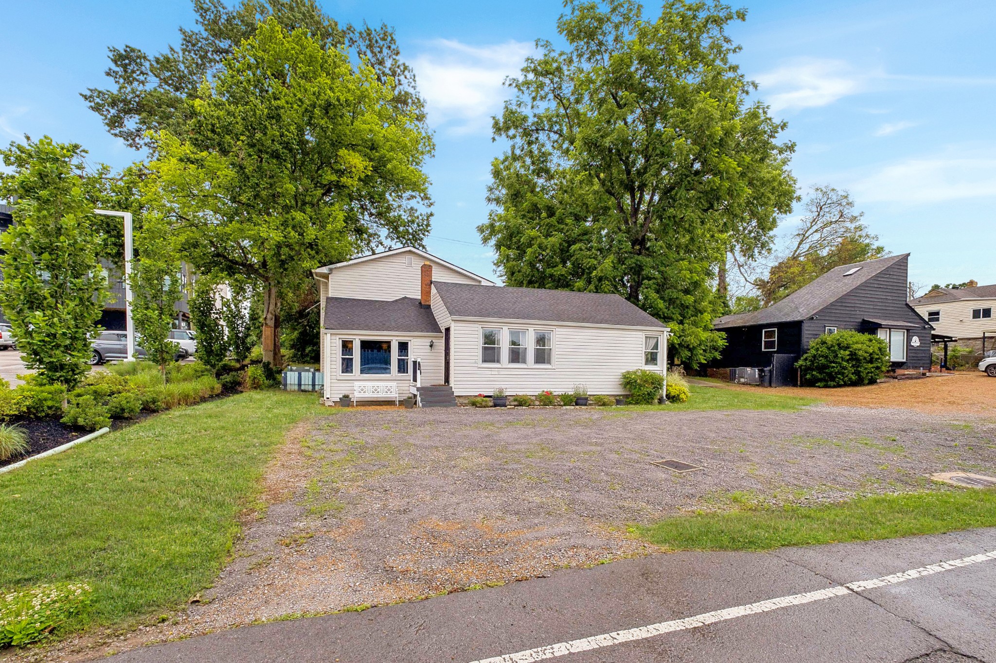 2818 Azalea Pl