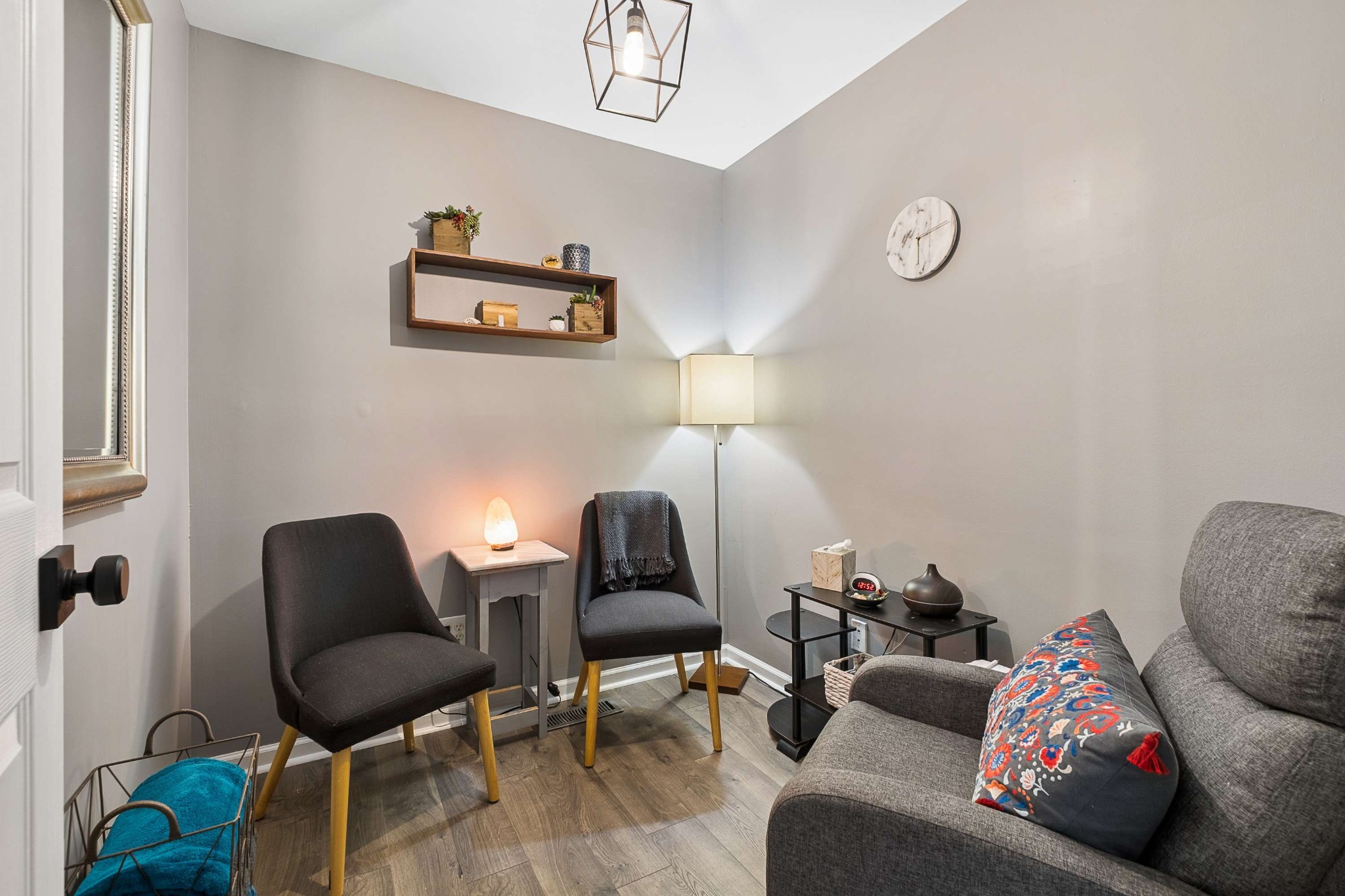 2818 Azalea Pl