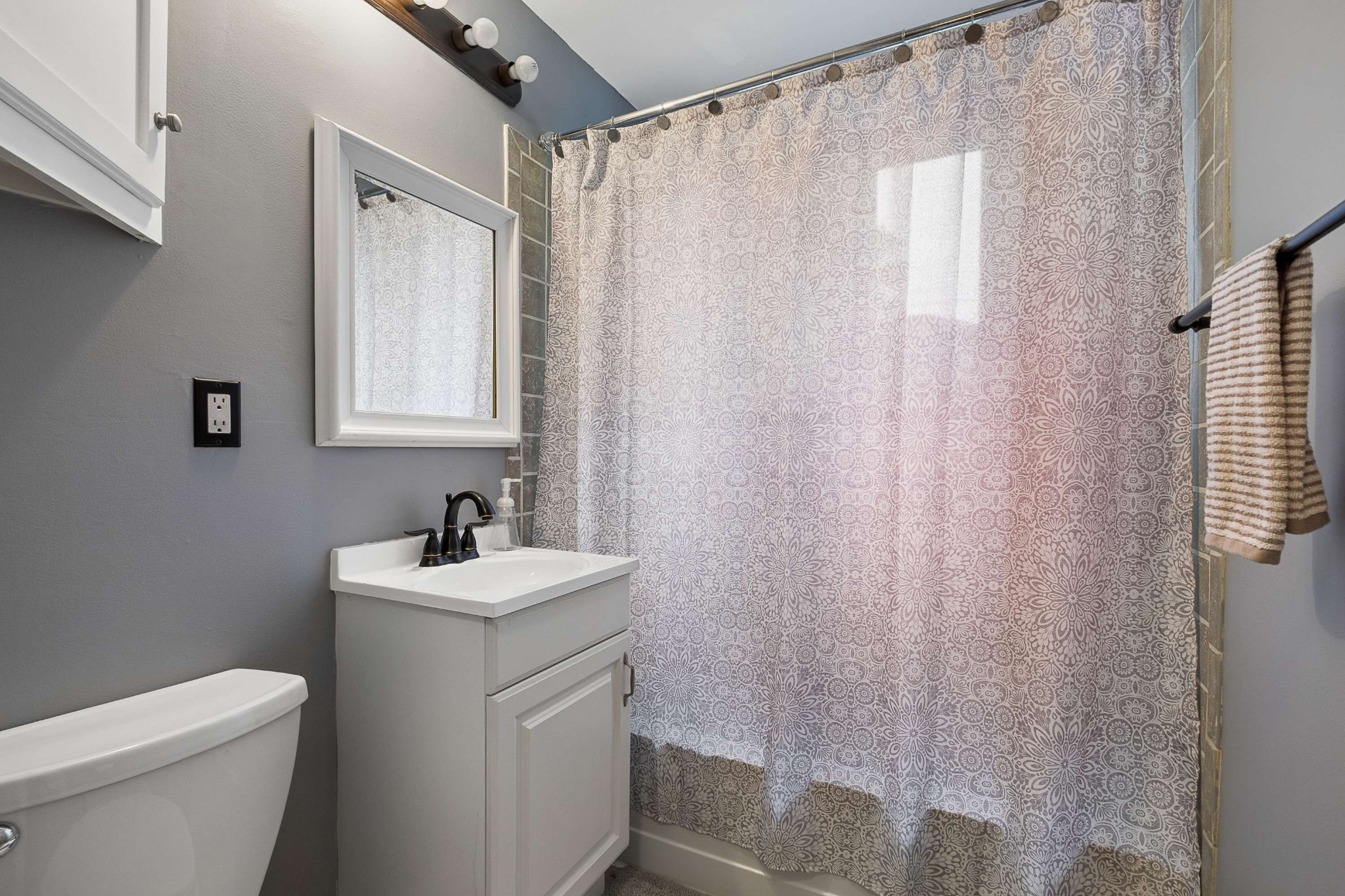 2818 Azalea Pl