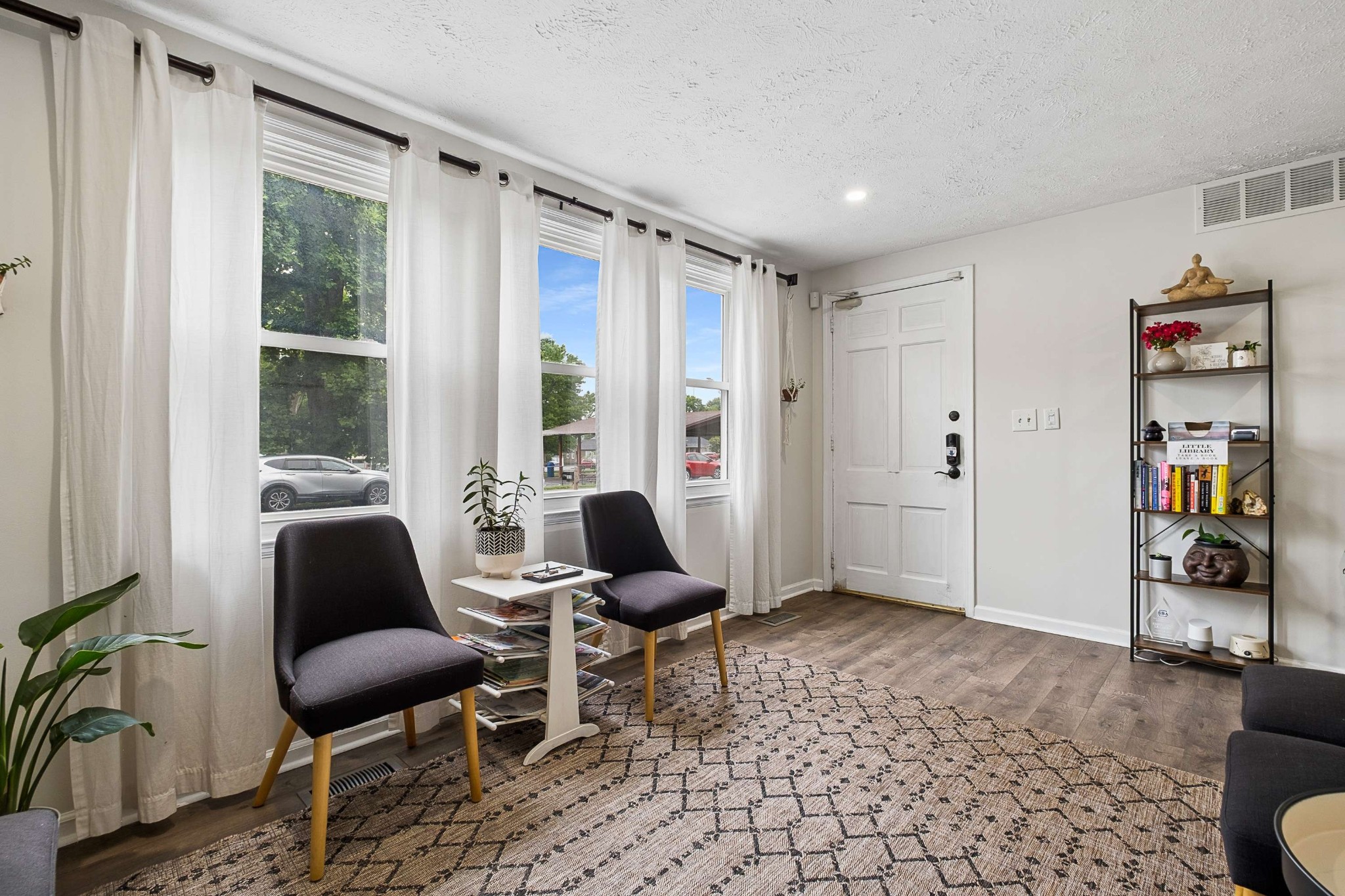 2818 Azalea Pl