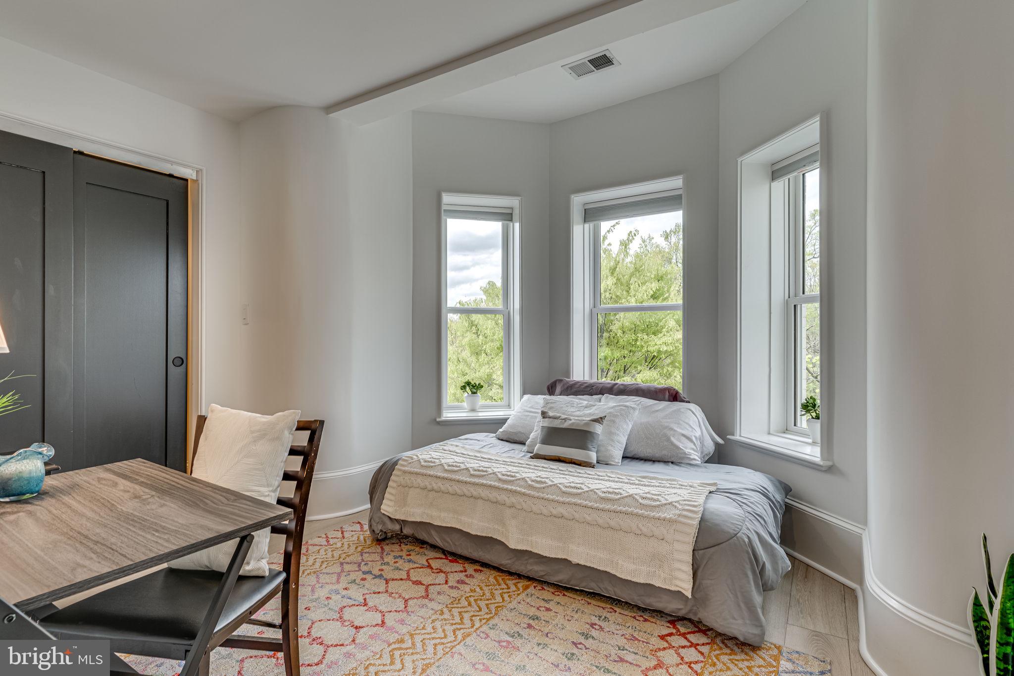 1979 Biltmore St NW #4