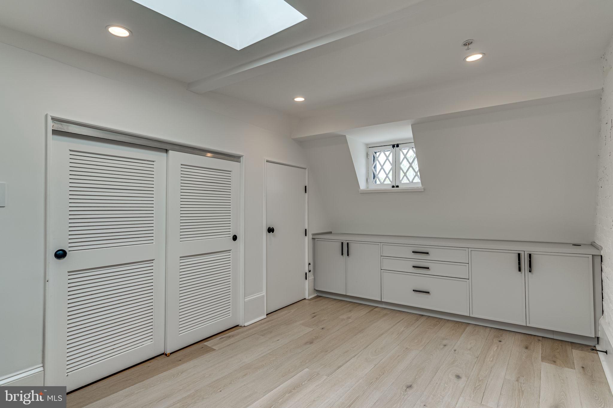 1979 Biltmore St NW #4